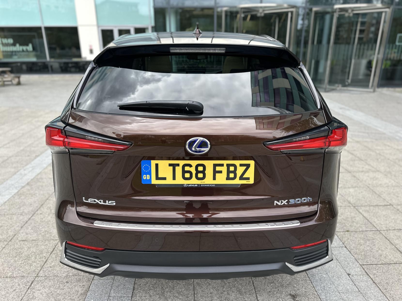 Lexus NX 2.5 300h Premier SUV 5dr Petrol Hybrid E-CVT 4WD Euro 6 (s/s) (197 ps)