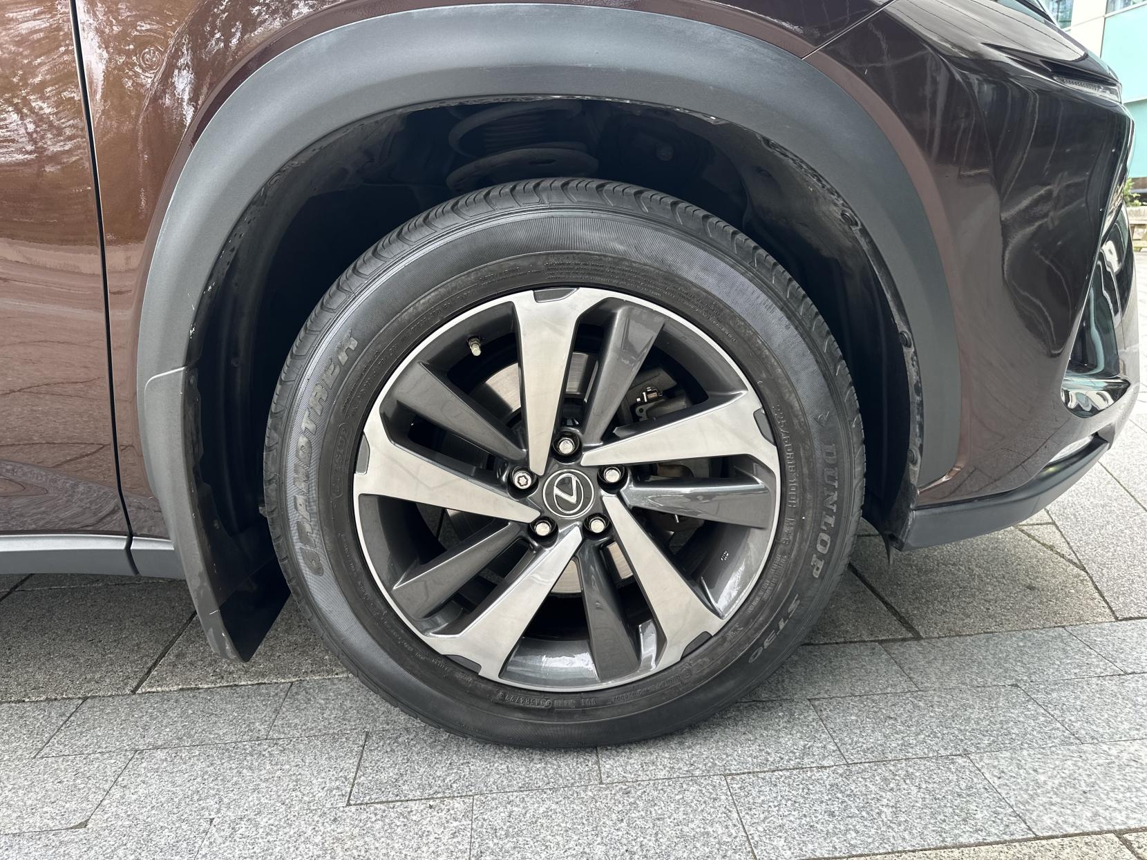 Lexus NX 2.5 300h Premier SUV 5dr Petrol Hybrid E-CVT 4WD Euro 6 (s/s) (197 ps)