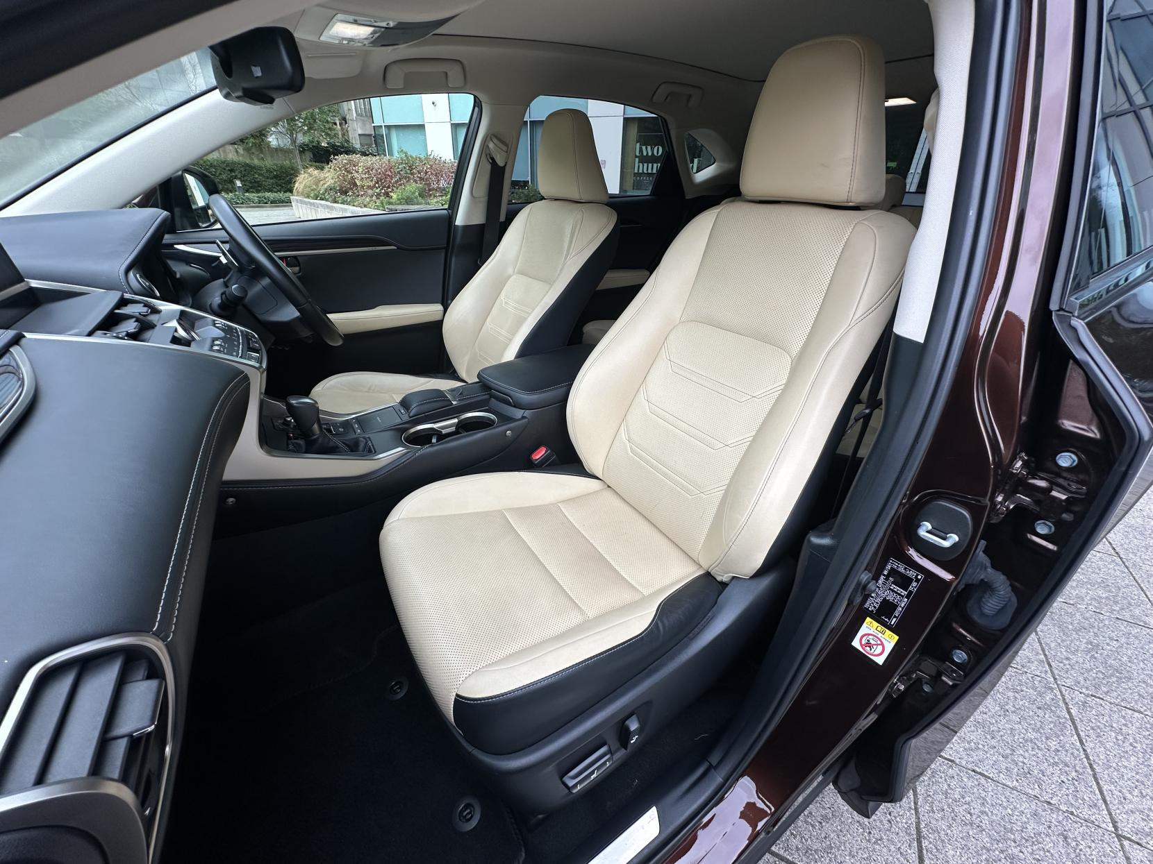 Lexus NX 2.5 300h Premier SUV 5dr Petrol Hybrid E-CVT 4WD Euro 6 (s/s) (197 ps)