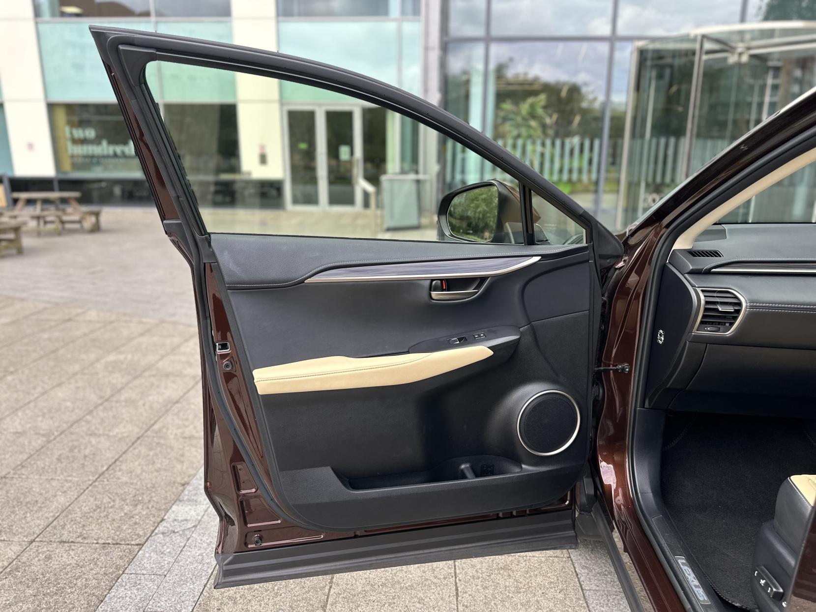 Lexus NX 2.5 300h Premier SUV 5dr Petrol Hybrid E-CVT 4WD Euro 6 (s/s) (197 ps)