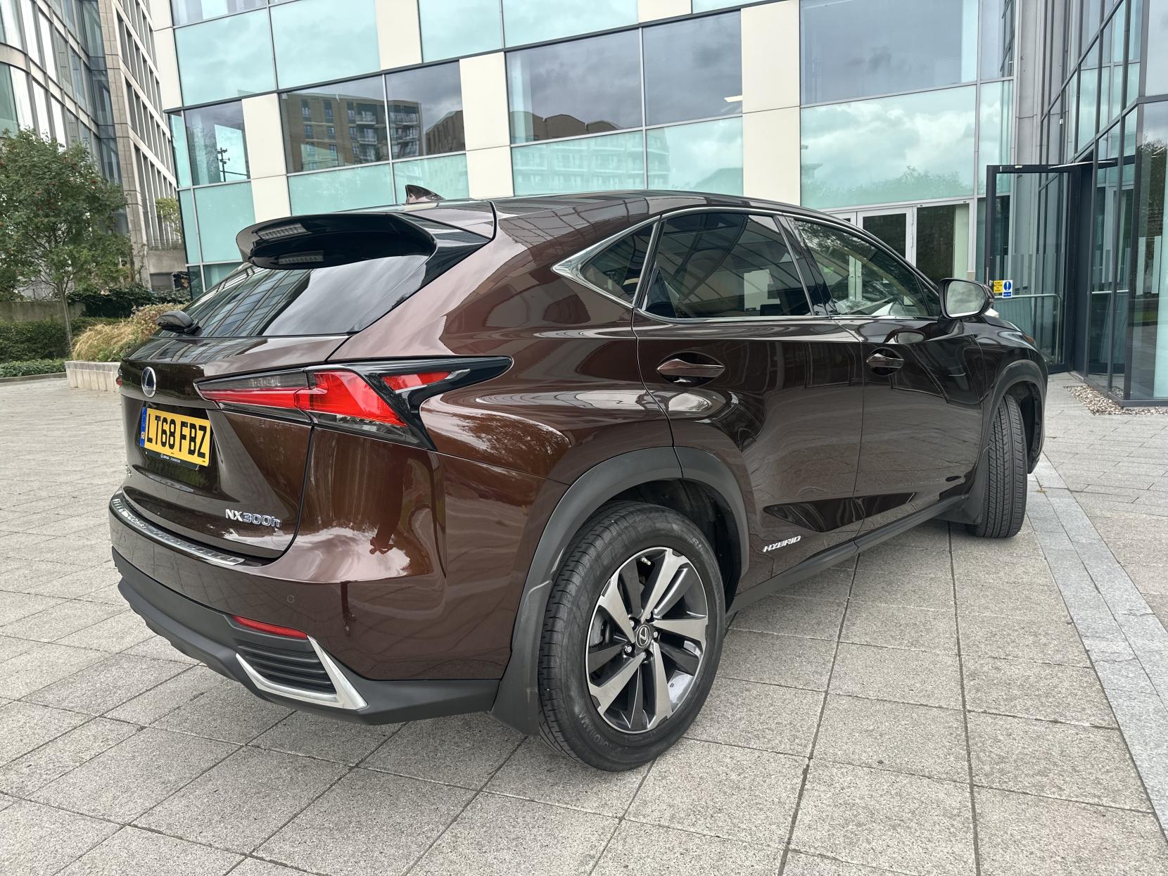 Lexus NX 2.5 300h Premier SUV 5dr Petrol Hybrid E-CVT 4WD Euro 6 (s/s) (197 ps)