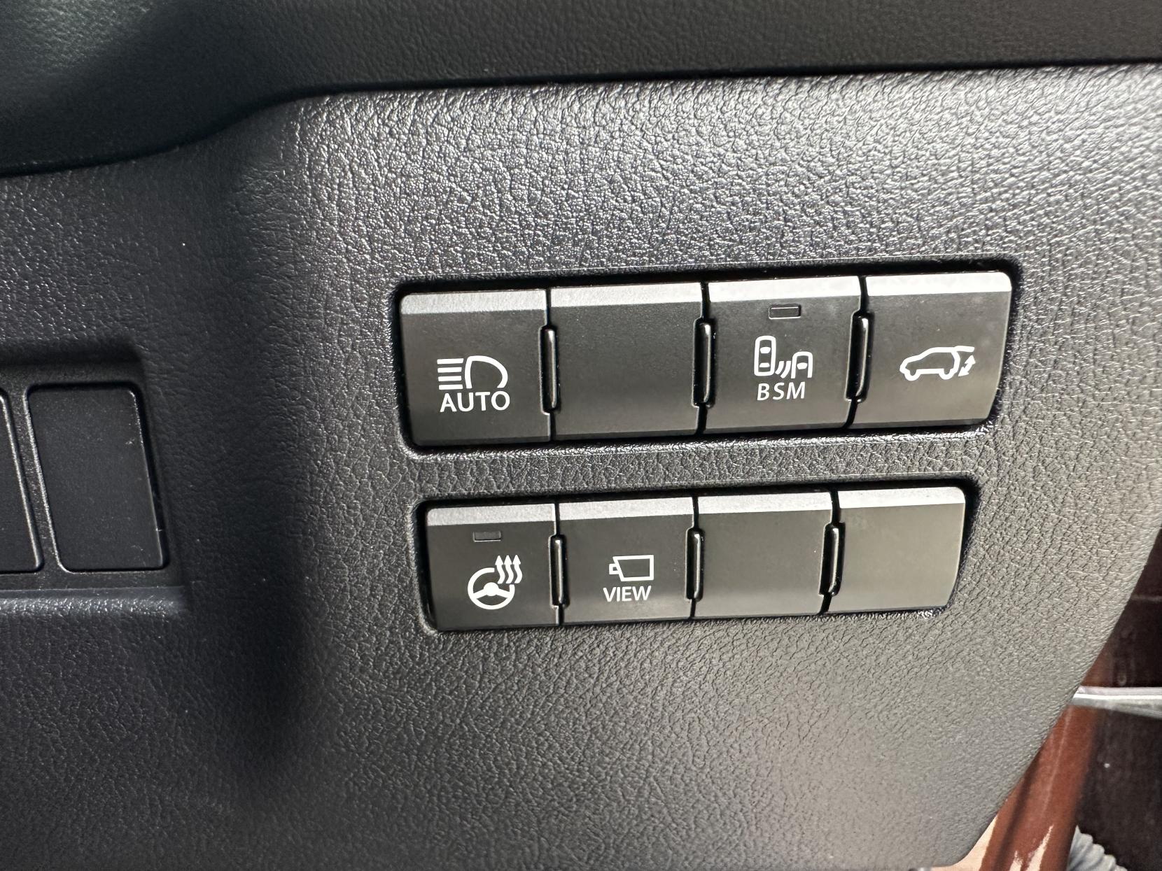 Lexus NX 2.5 300h Premier SUV 5dr Petrol Hybrid E-CVT 4WD Euro 6 (s/s) (197 ps)
