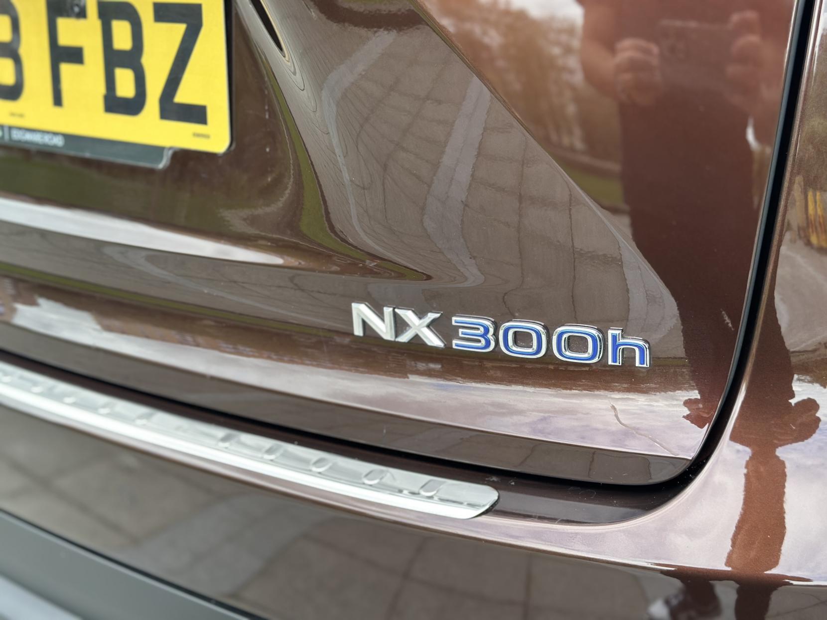 Lexus NX 2.5 300h Premier SUV 5dr Petrol Hybrid E-CVT 4WD Euro 6 (s/s) (197 ps)