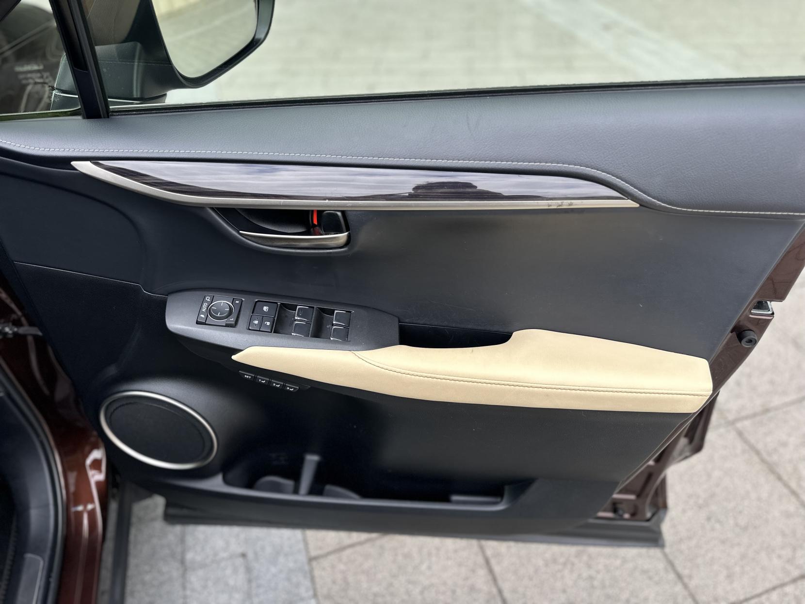 Lexus NX 2.5 300h Premier SUV 5dr Petrol Hybrid E-CVT 4WD Euro 6 (s/s) (197 ps)