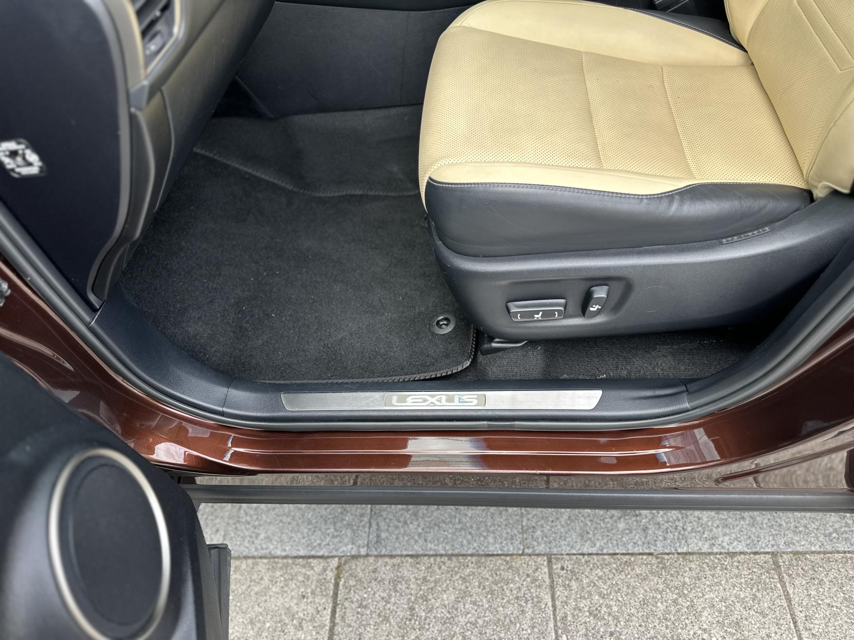 Lexus NX 2.5 300h Premier SUV 5dr Petrol Hybrid E-CVT 4WD Euro 6 (s/s) (197 ps)
