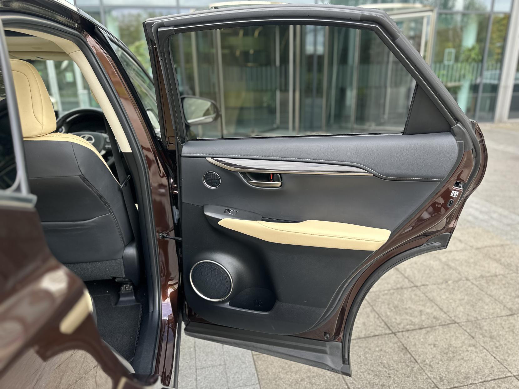 Lexus NX 2.5 300h Premier SUV 5dr Petrol Hybrid E-CVT 4WD Euro 6 (s/s) (197 ps)
