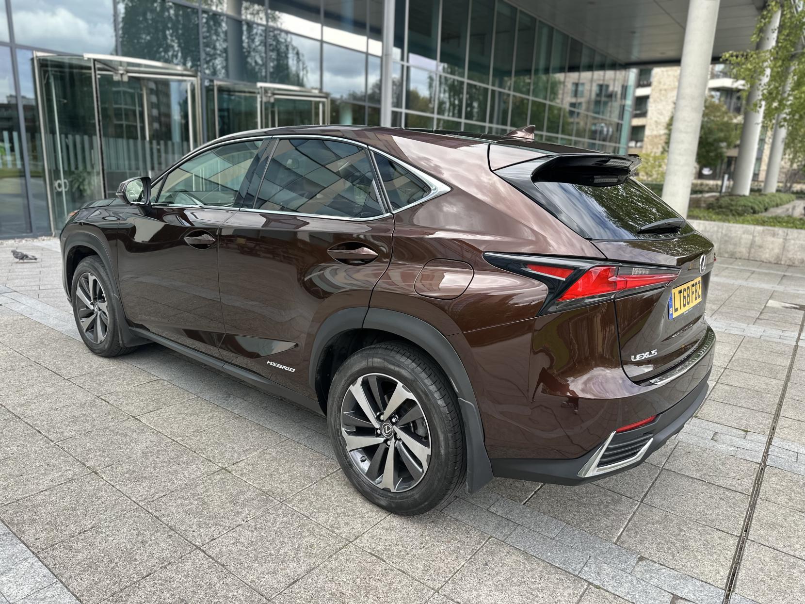 Lexus NX 2.5 300h Premier SUV 5dr Petrol Hybrid E-CVT 4WD Euro 6 (s/s) (197 ps)