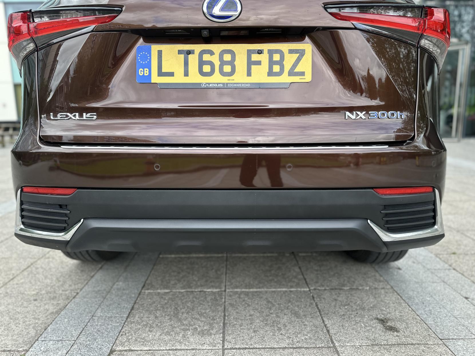 Lexus NX 2.5 300h Premier SUV 5dr Petrol Hybrid E-CVT 4WD Euro 6 (s/s) (197 ps)