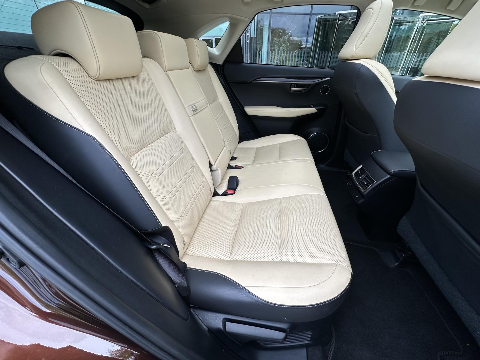 Lexus NX 2.5 300h Premier SUV 5dr Petrol Hybrid E-CVT 4WD Euro 6 (s/s) (197 ps)