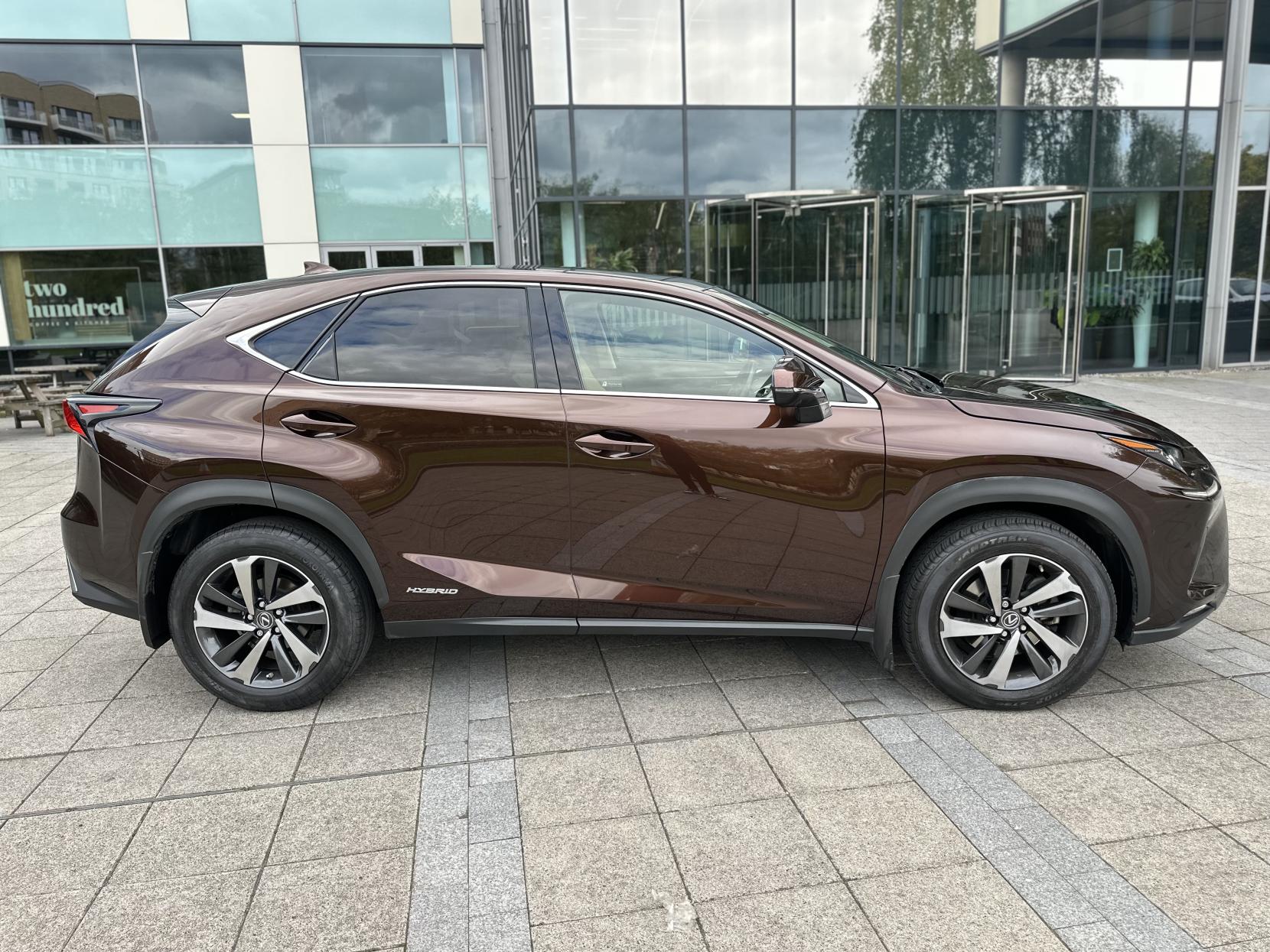 Lexus NX 2.5 300h Premier SUV 5dr Petrol Hybrid E-CVT 4WD Euro 6 (s/s) (197 ps)