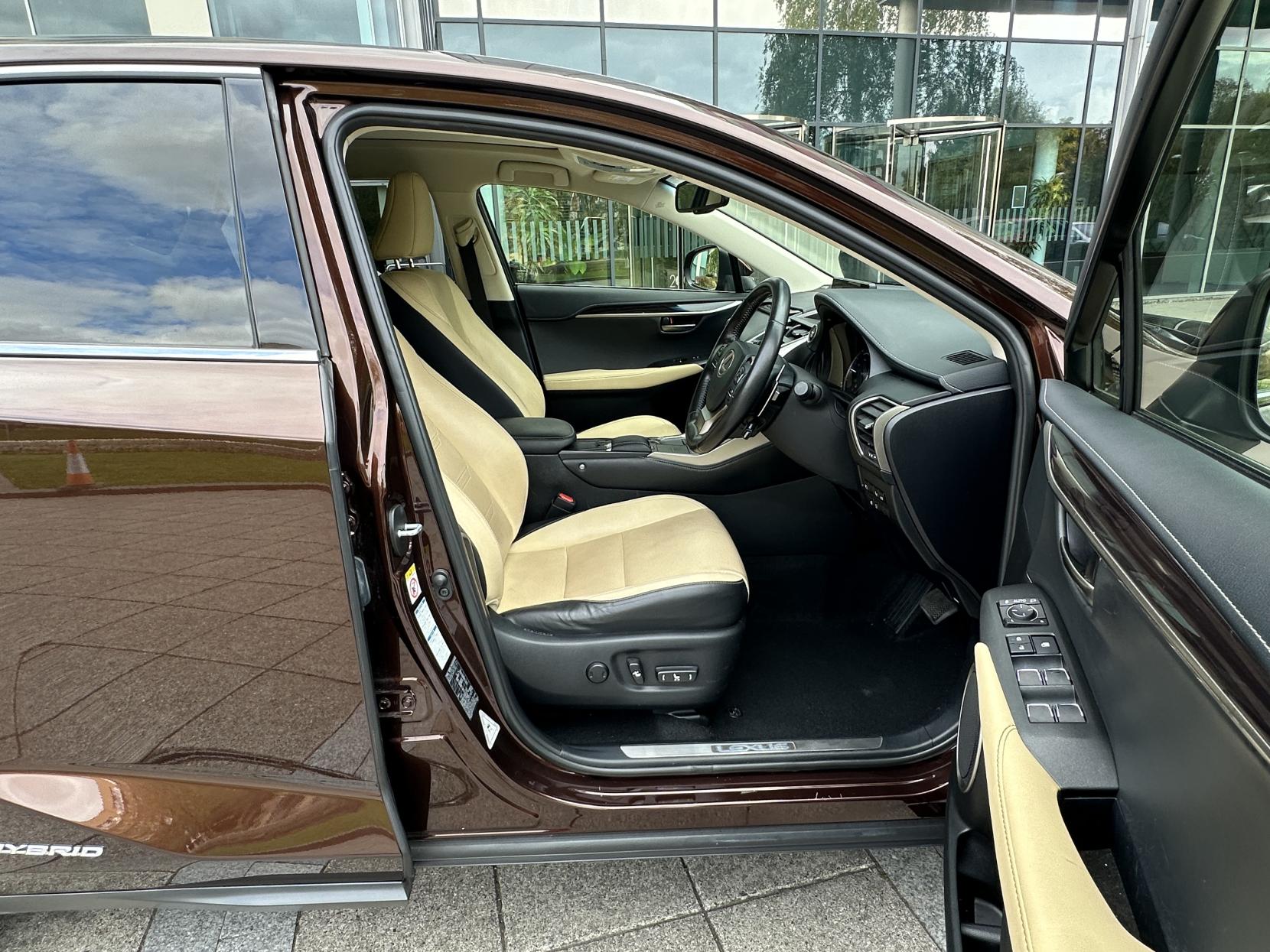 Lexus NX 2.5 300h Premier SUV 5dr Petrol Hybrid E-CVT 4WD Euro 6 (s/s) (197 ps)