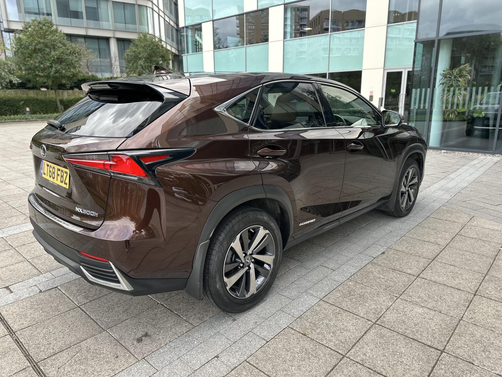 Lexus NX 2.5 300h Premier SUV 5dr Petrol Hybrid E-CVT 4WD Euro 6 (s/s) (197 ps)