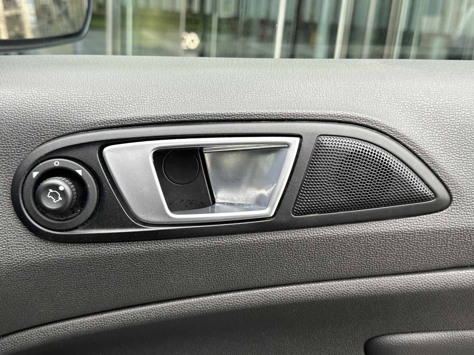 Ford EcoSport 1.0T EcoBoost Titanium SUV 5dr Petrol Manual 2WD Euro 5 (s/s) (125 ps)