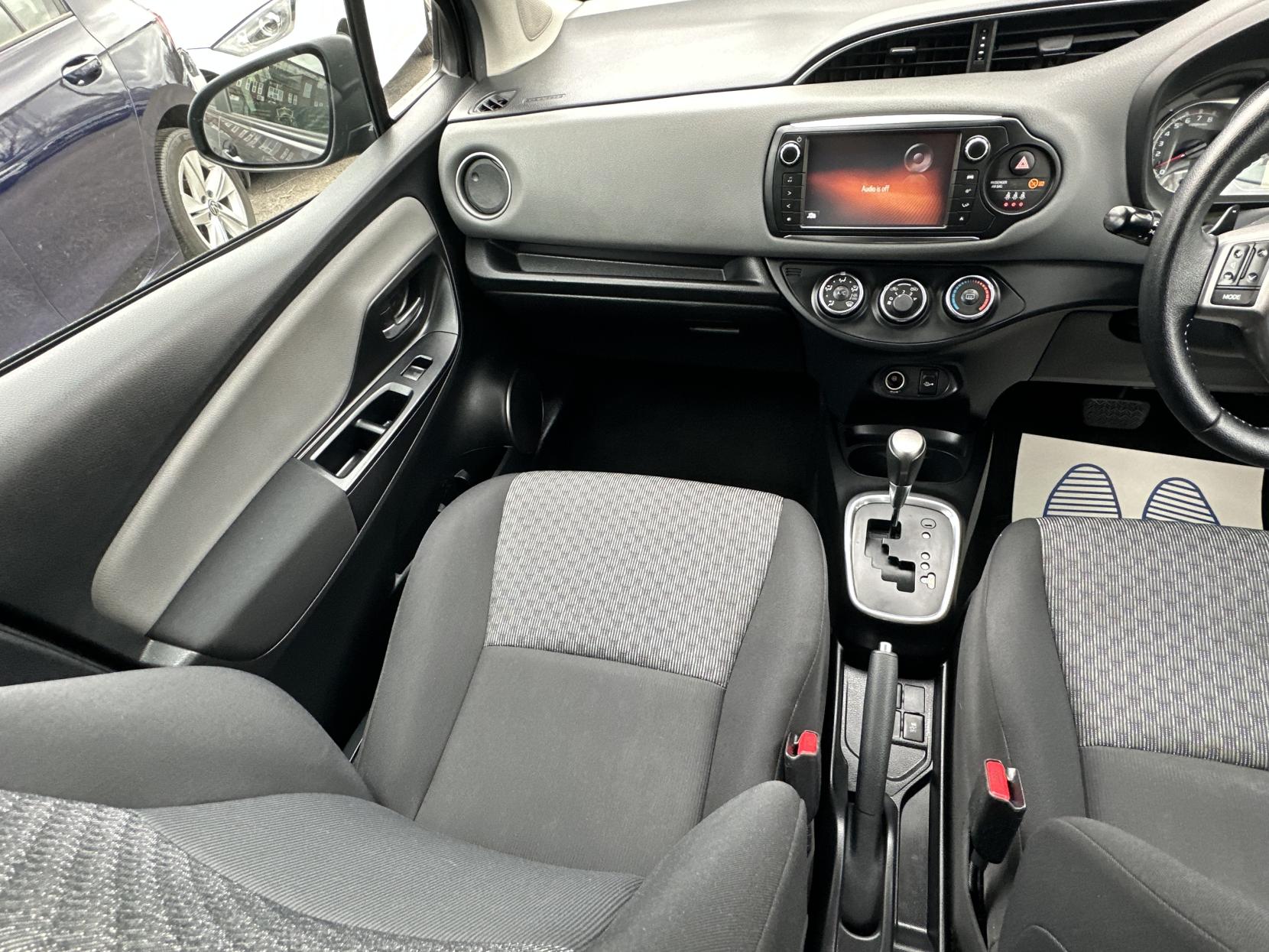 Toyota Yaris 1.33 Dual VVT-i Icon Hatchback 5dr Petrol Multidrive S Euro 5 (99 ps)