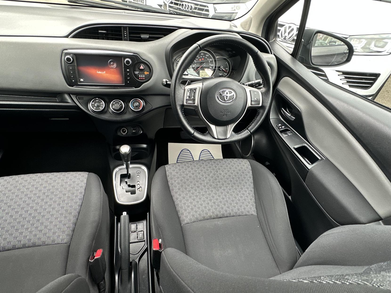 Toyota Yaris 1.33 Dual VVT-i Icon Hatchback 5dr Petrol Multidrive S Euro 5 (99 ps)