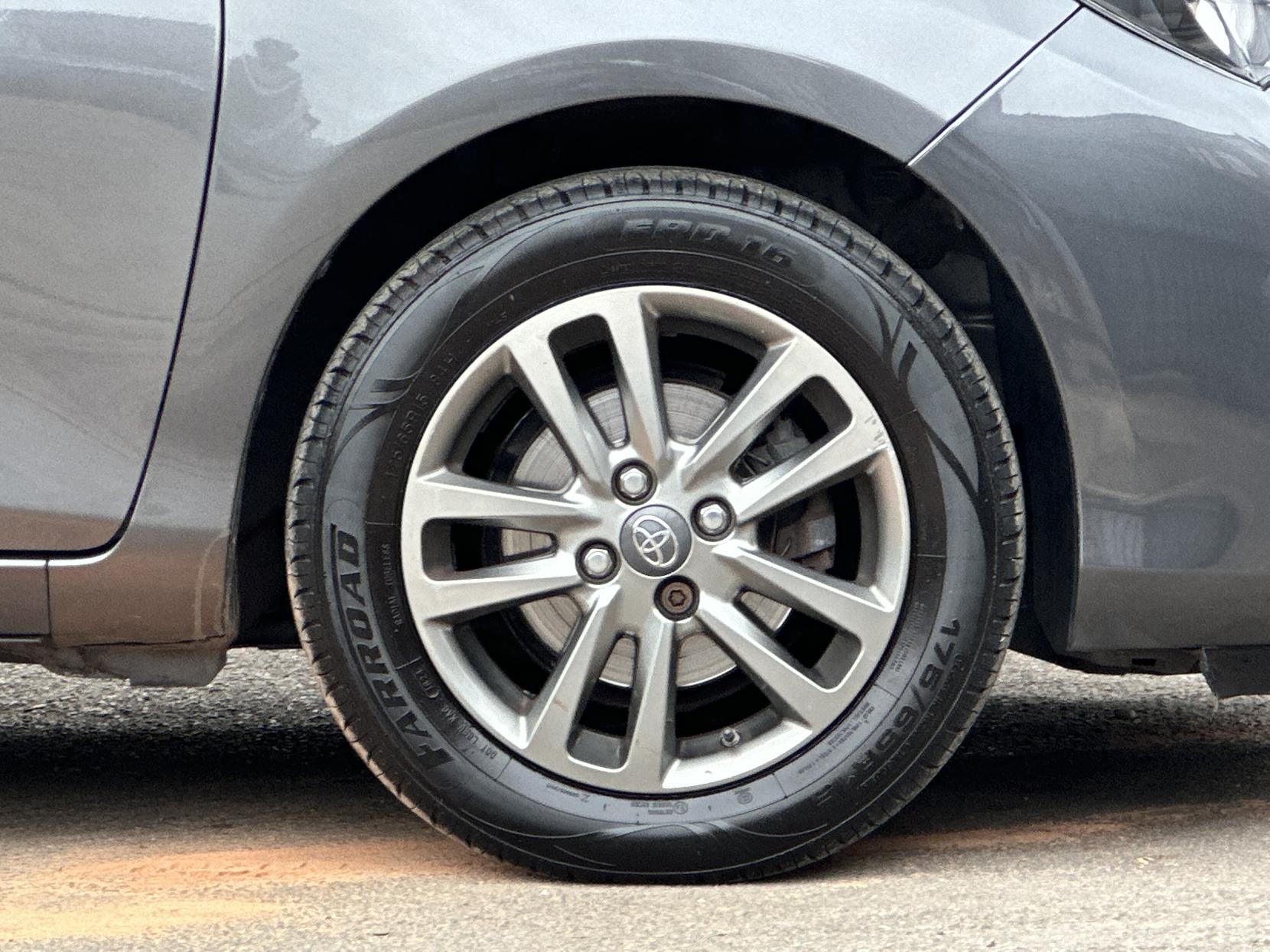 Toyota Yaris 1.33 Dual VVT-i Icon Hatchback 5dr Petrol Multidrive S Euro 5 (99 ps)