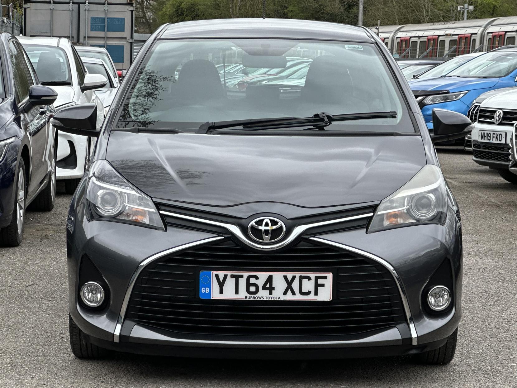 Toyota Yaris 1.33 Dual VVT-i Icon Hatchback 5dr Petrol Multidrive S Euro 5 (99 ps)