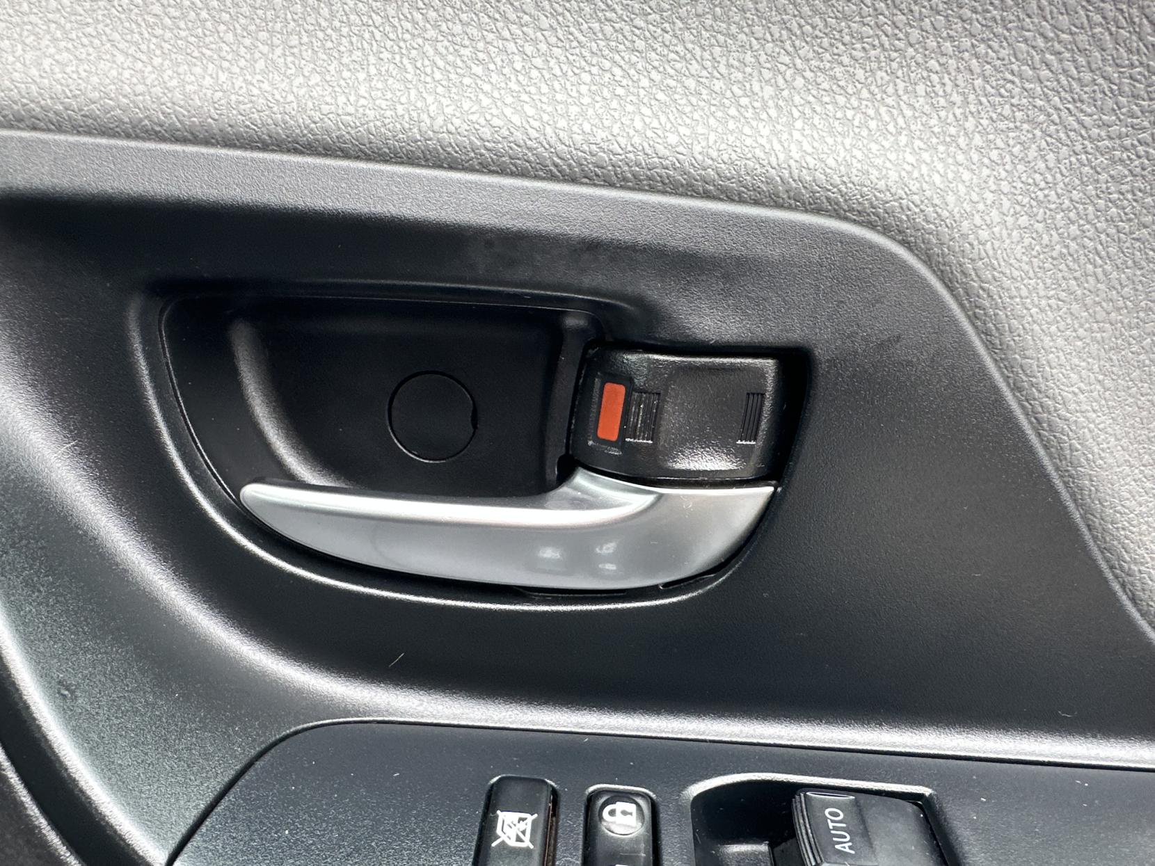 Toyota Yaris 1.33 Dual VVT-i Icon Hatchback 5dr Petrol Multidrive S Euro 5 (99 ps)