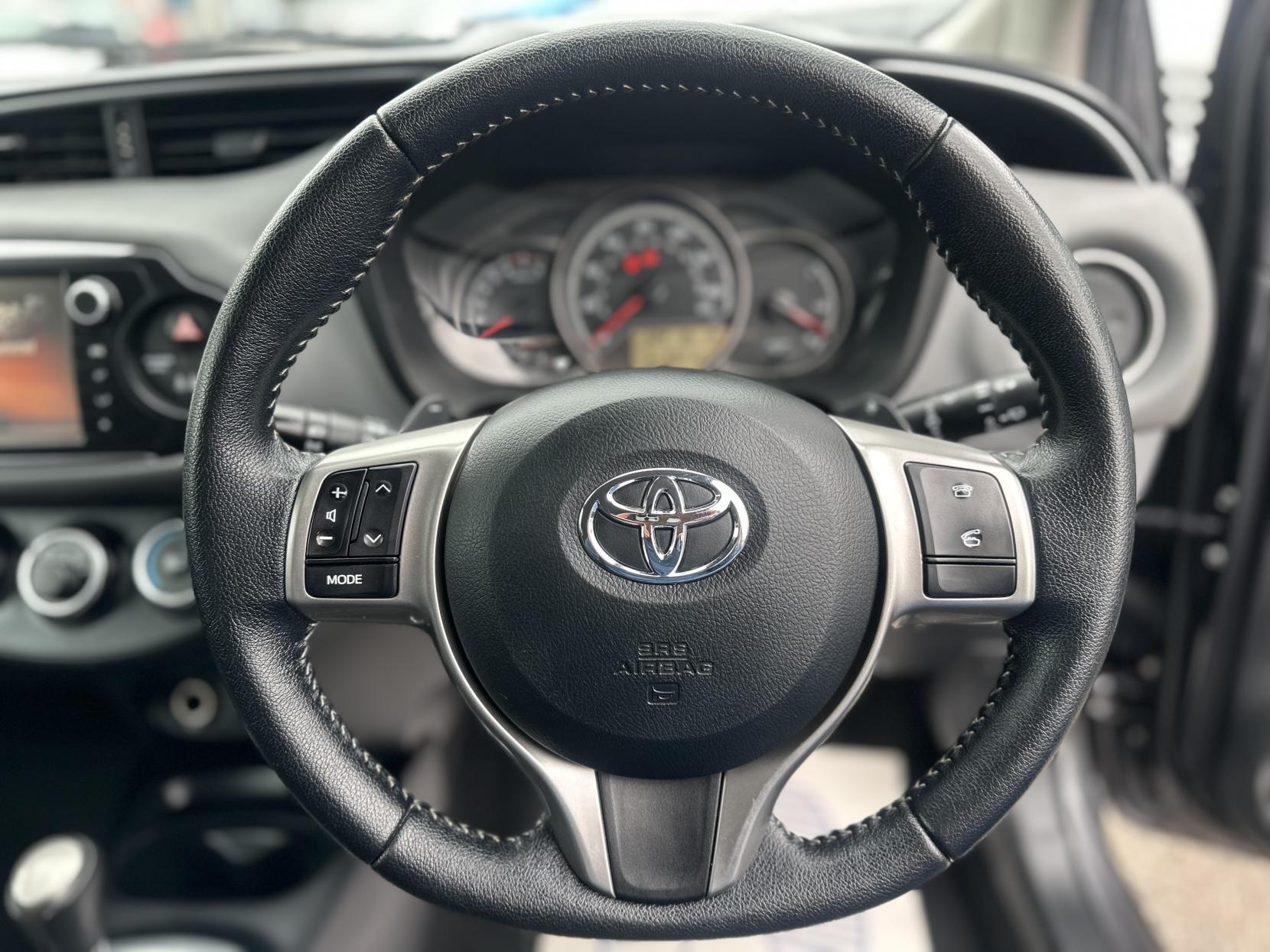 Toyota Yaris 1.33 Dual VVT-i Icon Hatchback 5dr Petrol Multidrive S Euro 5 (99 ps)