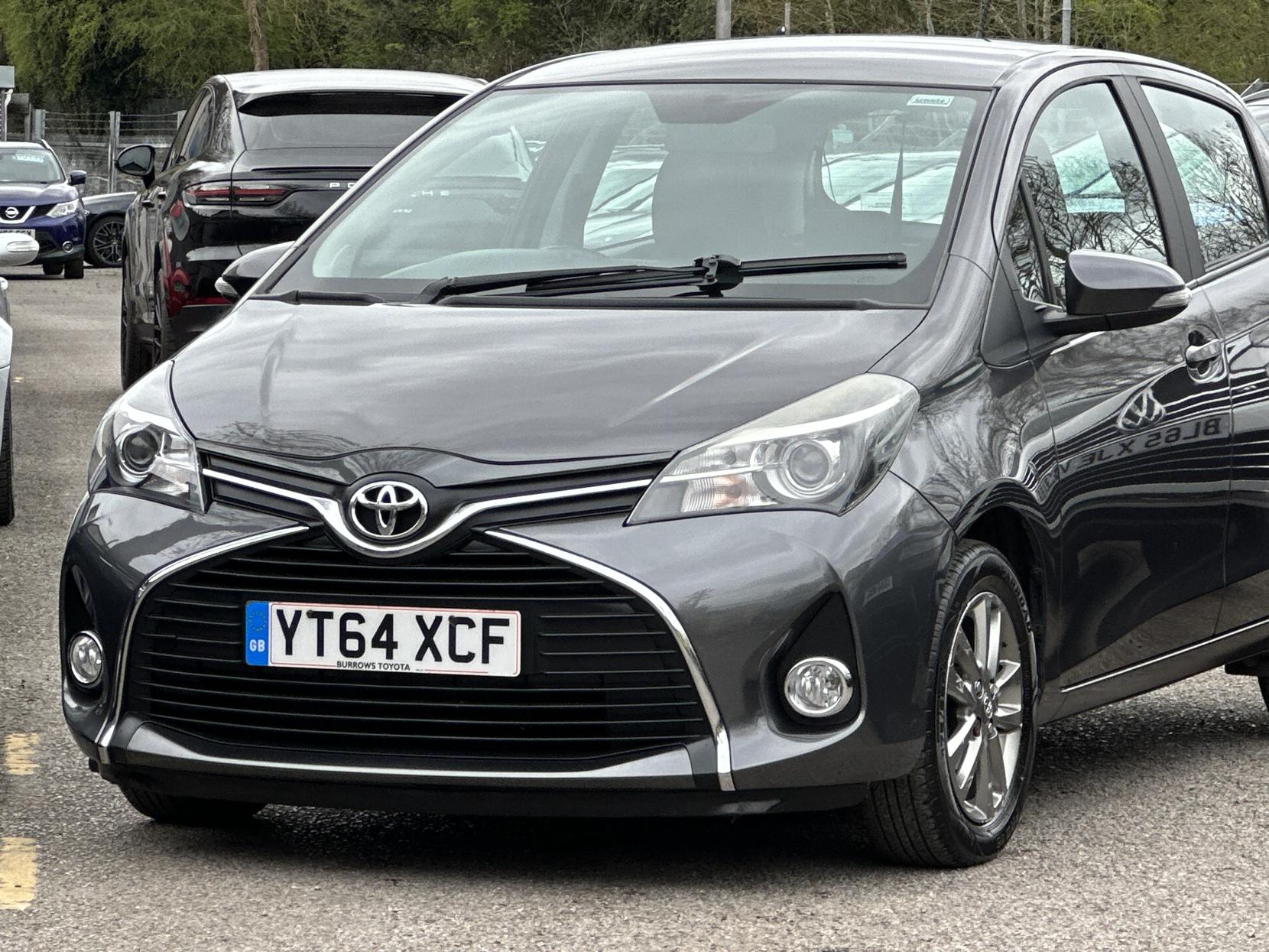 Toyota Yaris 1.33 Dual VVT-i Icon Hatchback 5dr Petrol Multidrive S Euro 5 (99 ps)