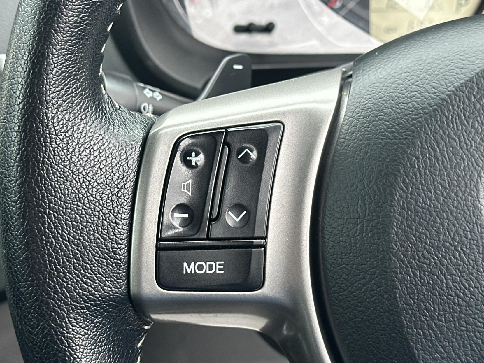 Toyota Yaris 1.33 Dual VVT-i Icon Hatchback 5dr Petrol Multidrive S Euro 5 (99 ps)