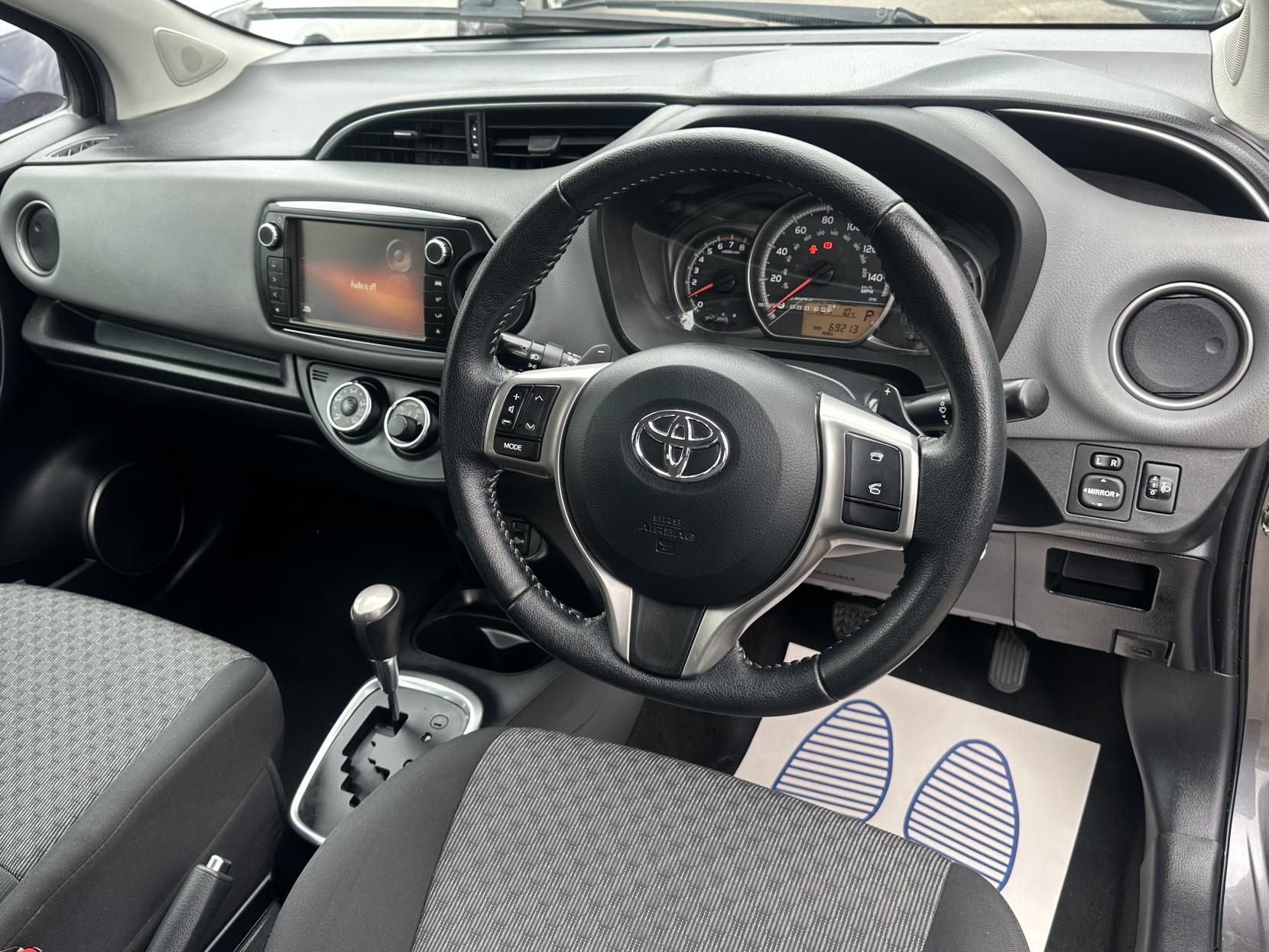 Toyota Yaris 1.33 Dual VVT-i Icon Hatchback 5dr Petrol Multidrive S Euro 5 (99 ps)