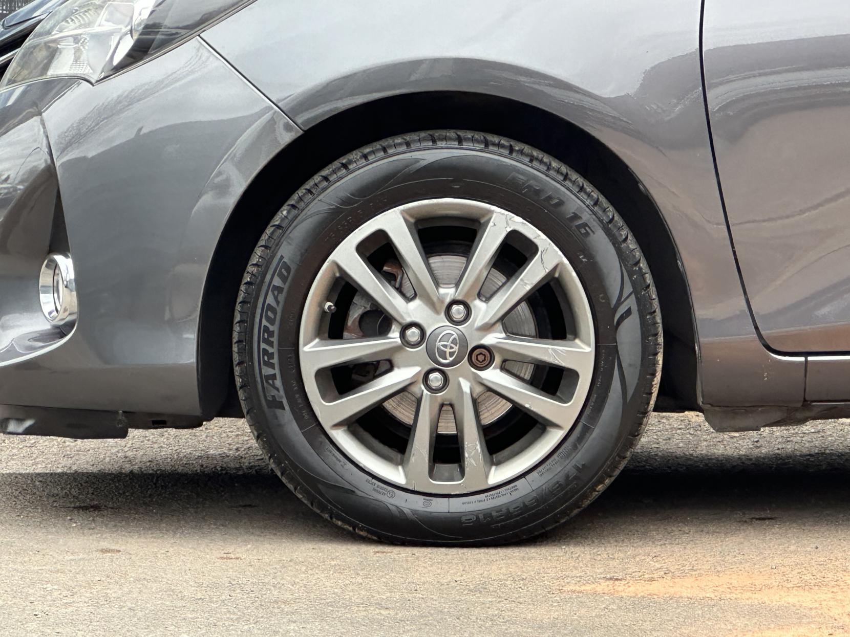 Toyota Yaris 1.33 Dual VVT-i Icon Hatchback 5dr Petrol Multidrive S Euro 5 (99 ps)