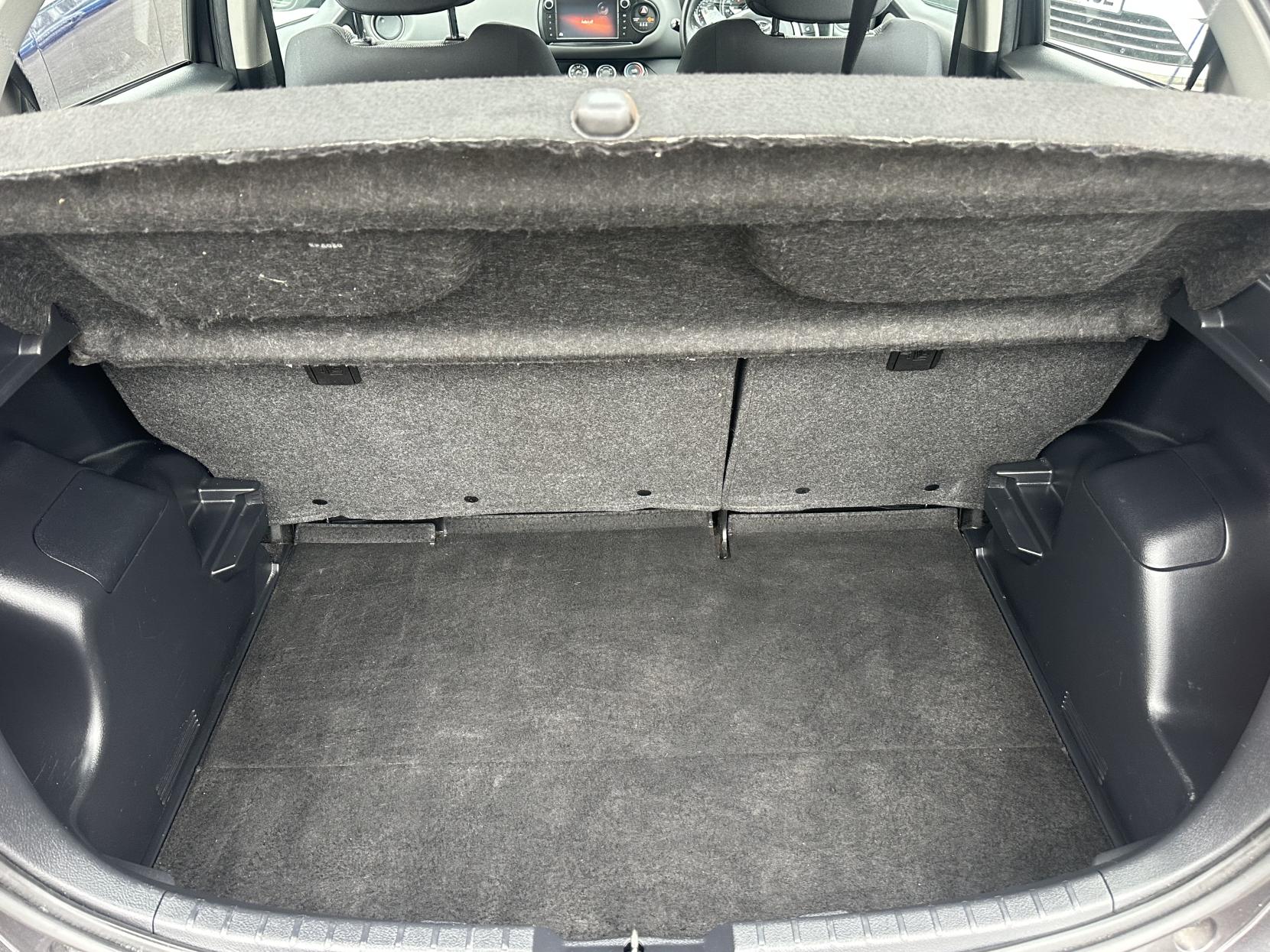 Toyota Yaris 1.33 Dual VVT-i Icon Hatchback 5dr Petrol Multidrive S Euro 5 (99 ps)