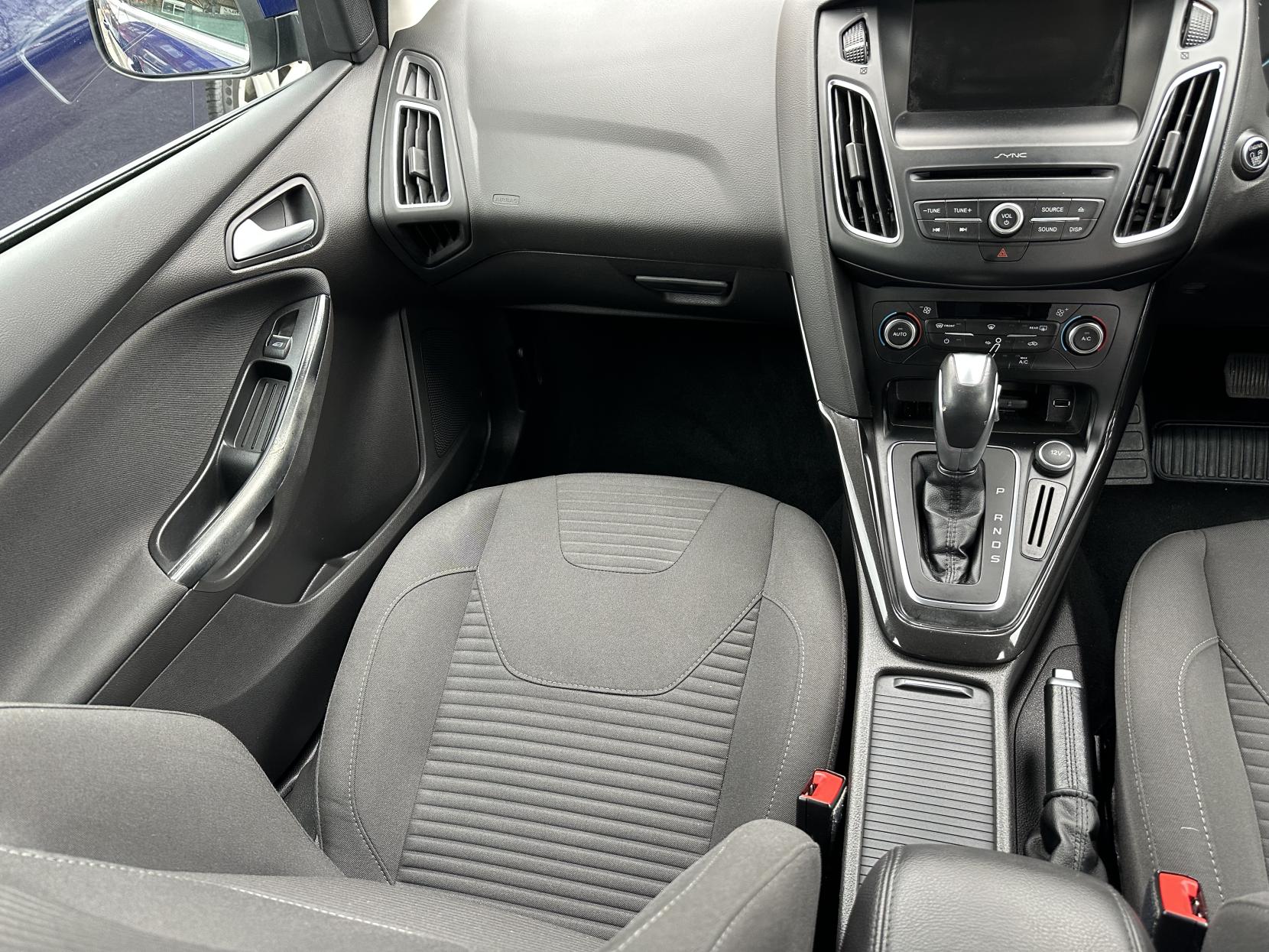 Ford Focus 1.6 Titanium Hatchback 5dr Petrol Powershift Euro 6 (125 ps)