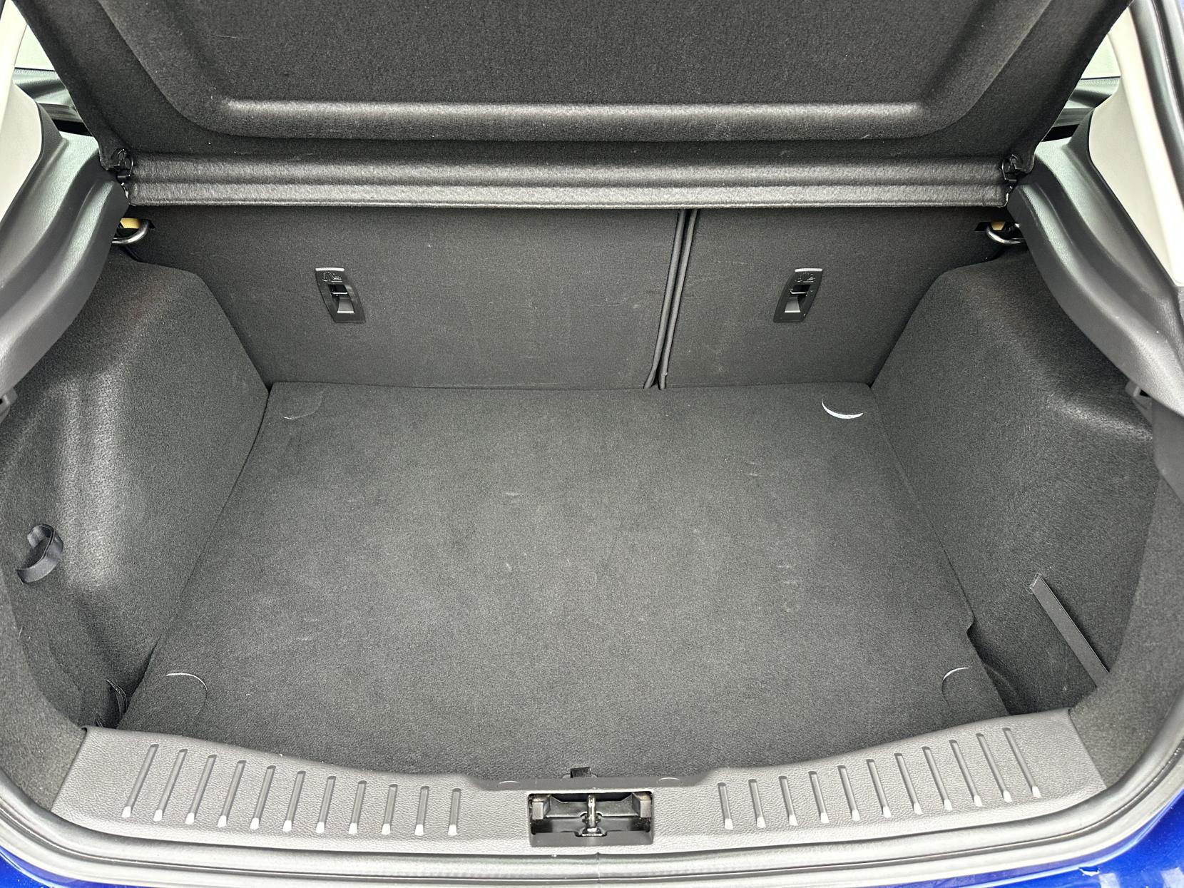 Ford Focus 1.6 Titanium Hatchback 5dr Petrol Powershift Euro 6 (125 ps)