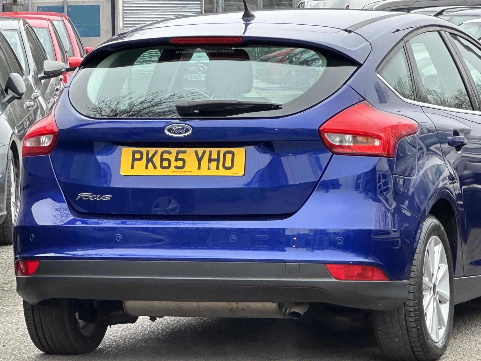 Ford Focus 1.6 Titanium Hatchback 5dr Petrol Powershift Euro 6 (125 ps)