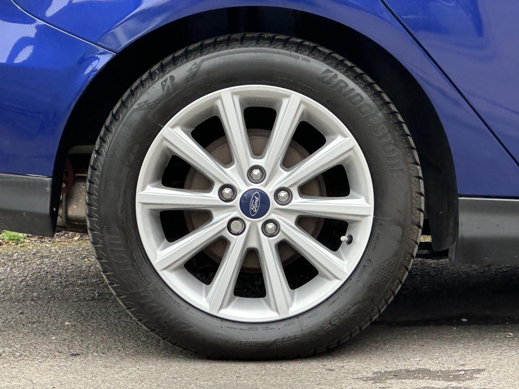 Ford Focus 1.6 Titanium Hatchback 5dr Petrol Powershift Euro 6 (125 ps)