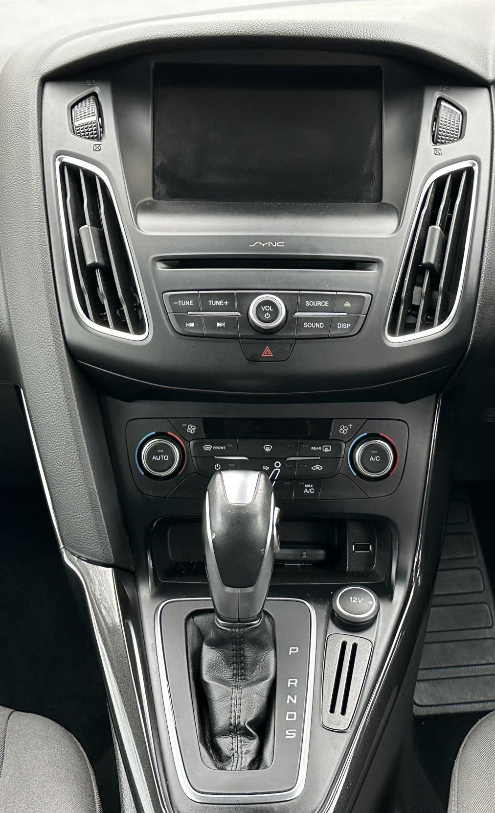 Ford Focus 1.6 Titanium Hatchback 5dr Petrol Powershift Euro 6 (125 ps)