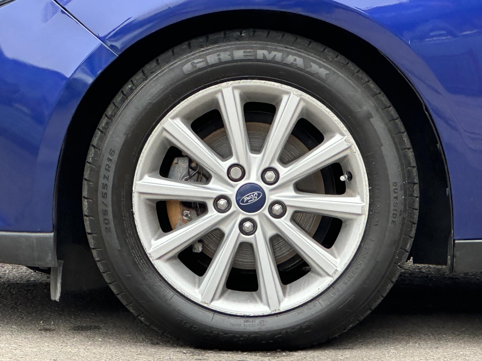 Ford Focus 1.6 Titanium Hatchback 5dr Petrol Powershift Euro 6 (125 ps)