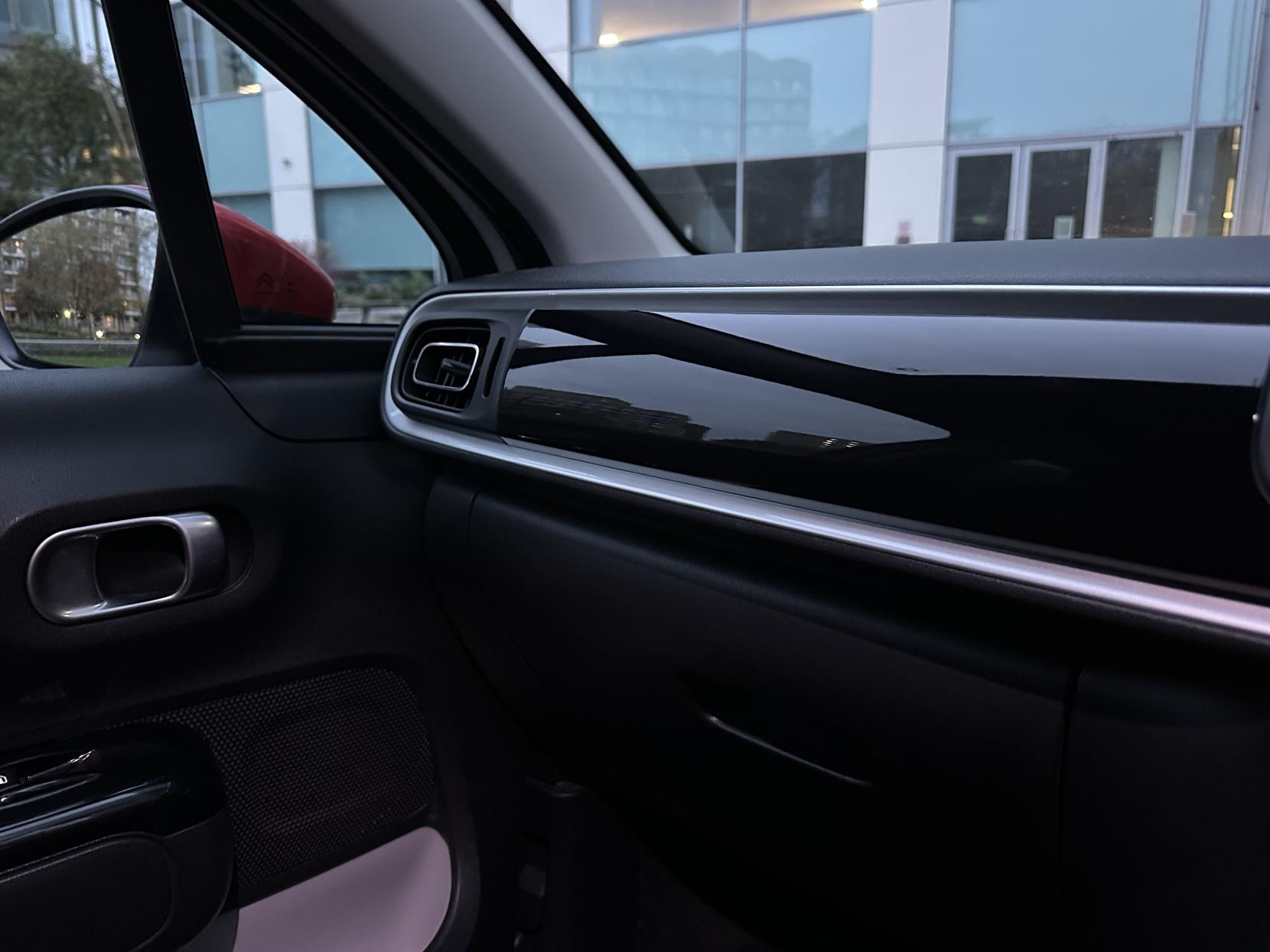 Citroen C3 1.2 PureTech Flair Hatchback 5dr Petrol Manual Euro 6 (82 ps)