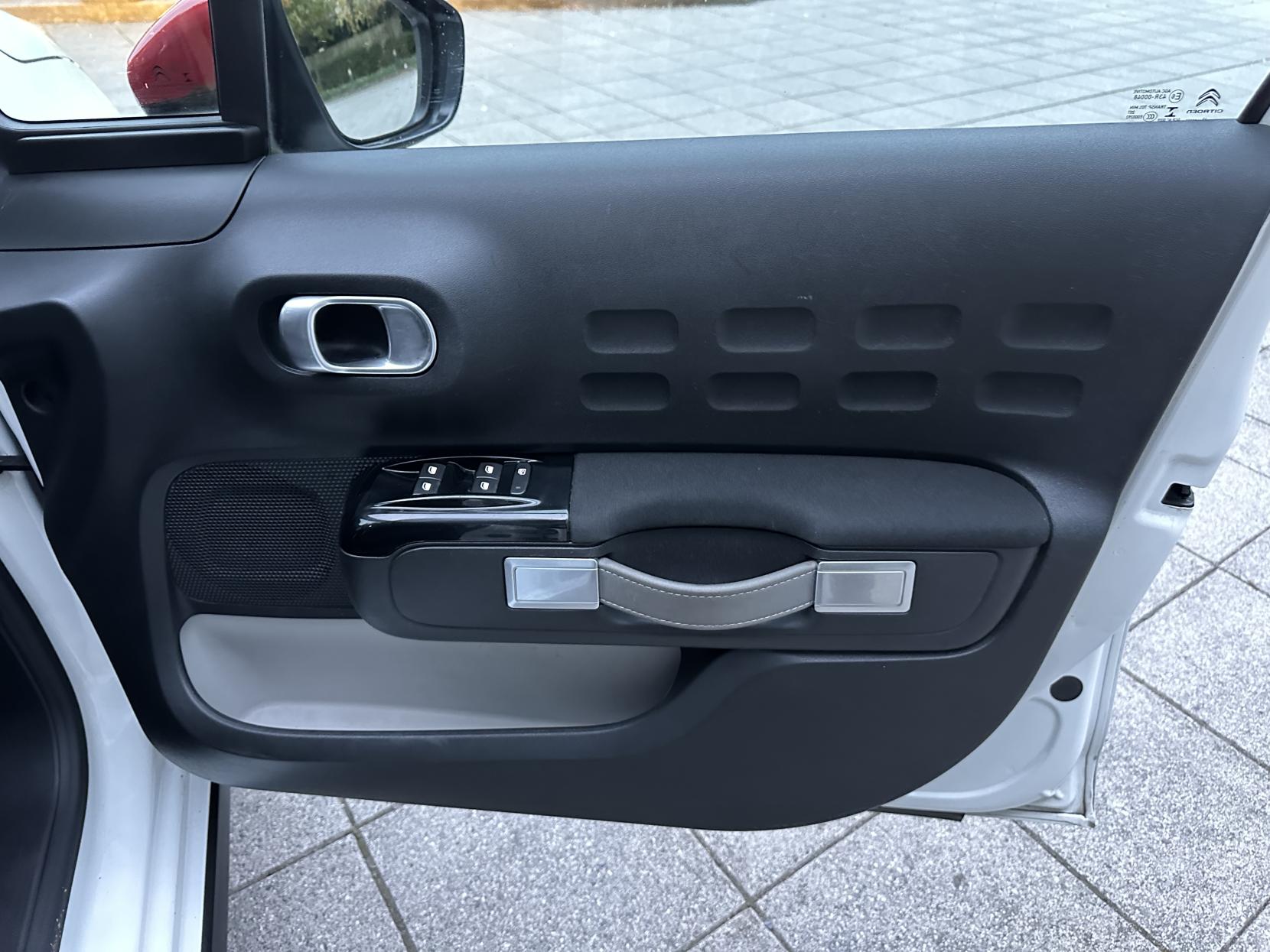 Citroen C3 1.2 PureTech Flair Hatchback 5dr Petrol Manual Euro 6 (82 ps)