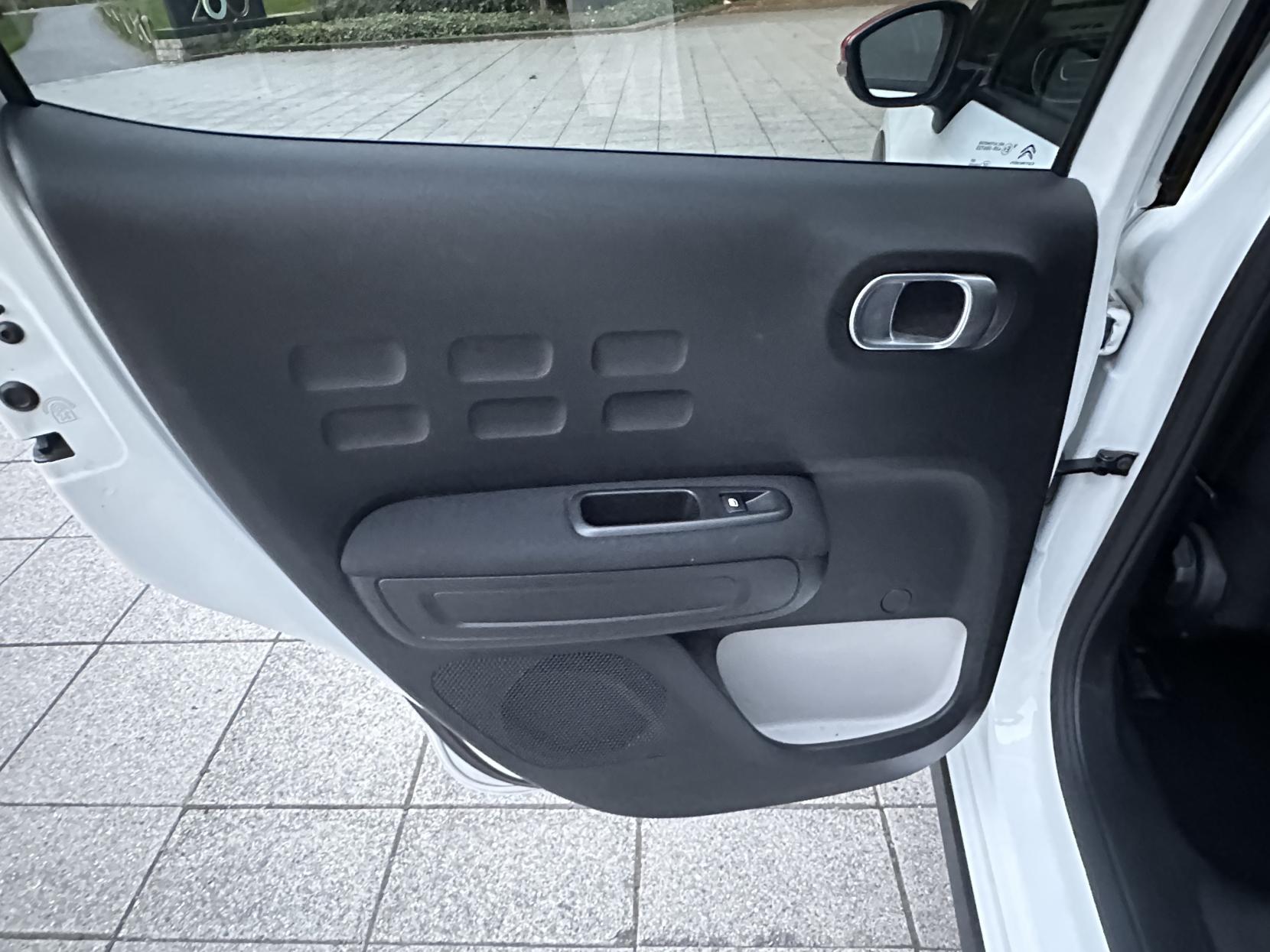 Citroen C3 1.2 PureTech Flair Hatchback 5dr Petrol Manual Euro 6 (82 ps)