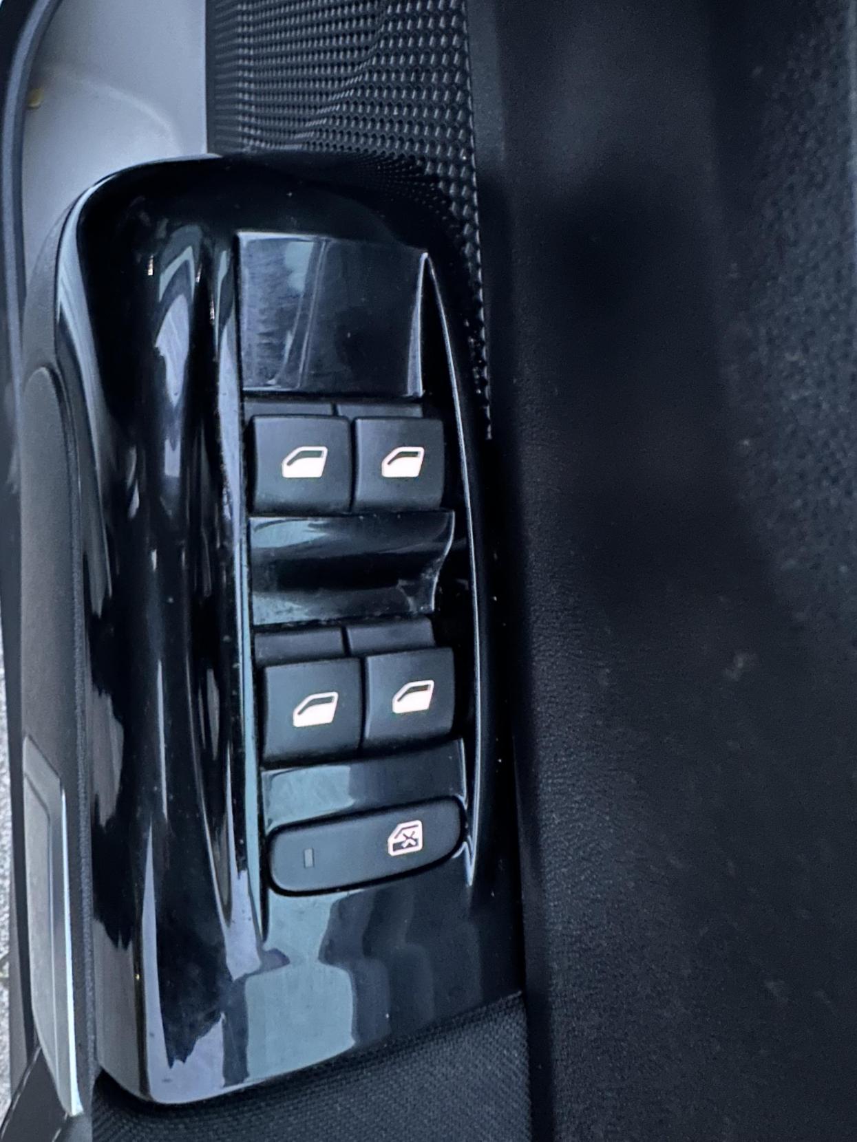 Citroen C3 1.2 PureTech Flair Hatchback 5dr Petrol Manual Euro 6 (82 ps)