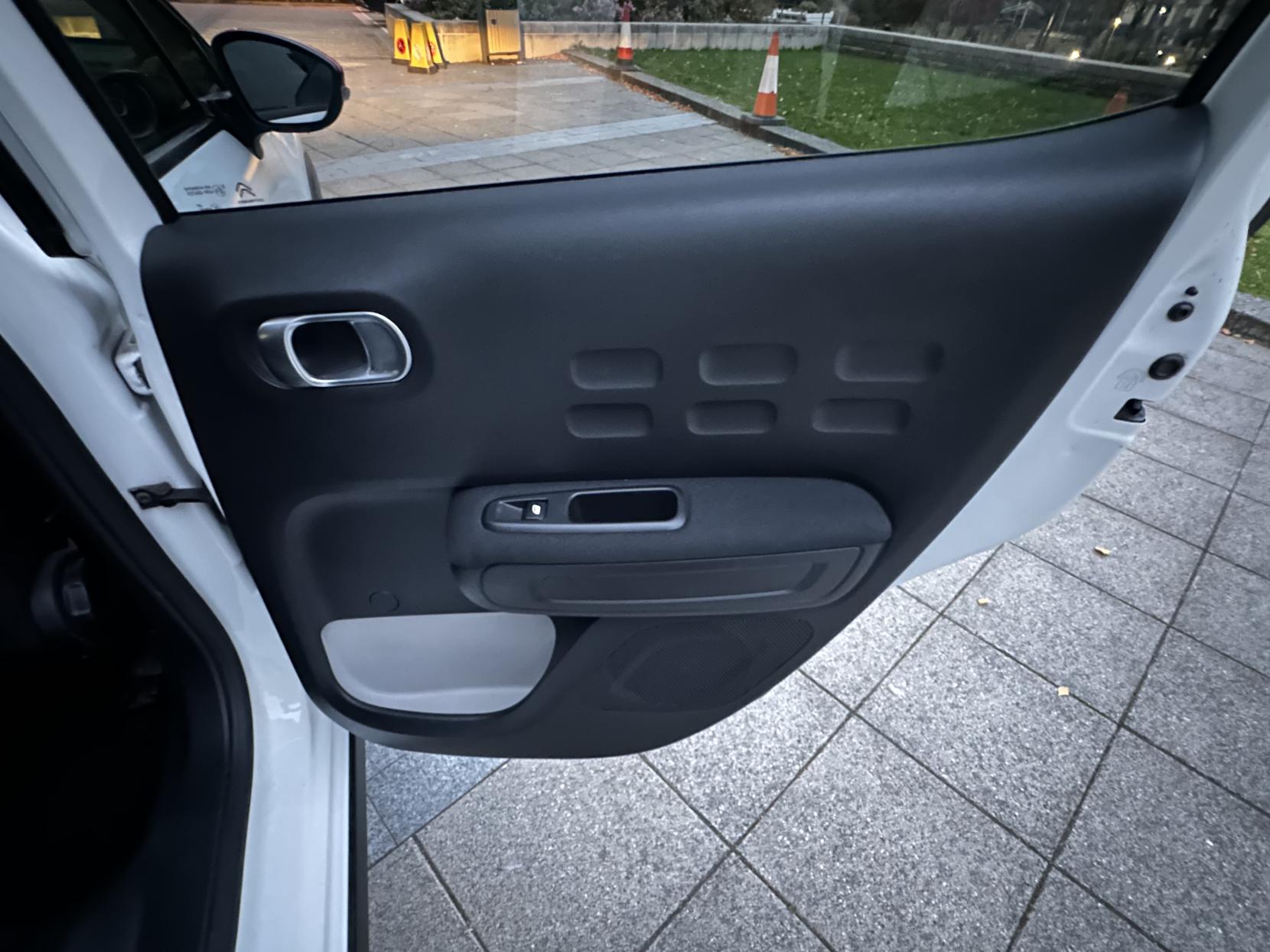 Citroen C3 1.2 PureTech Flair Hatchback 5dr Petrol Manual Euro 6 (82 ps)