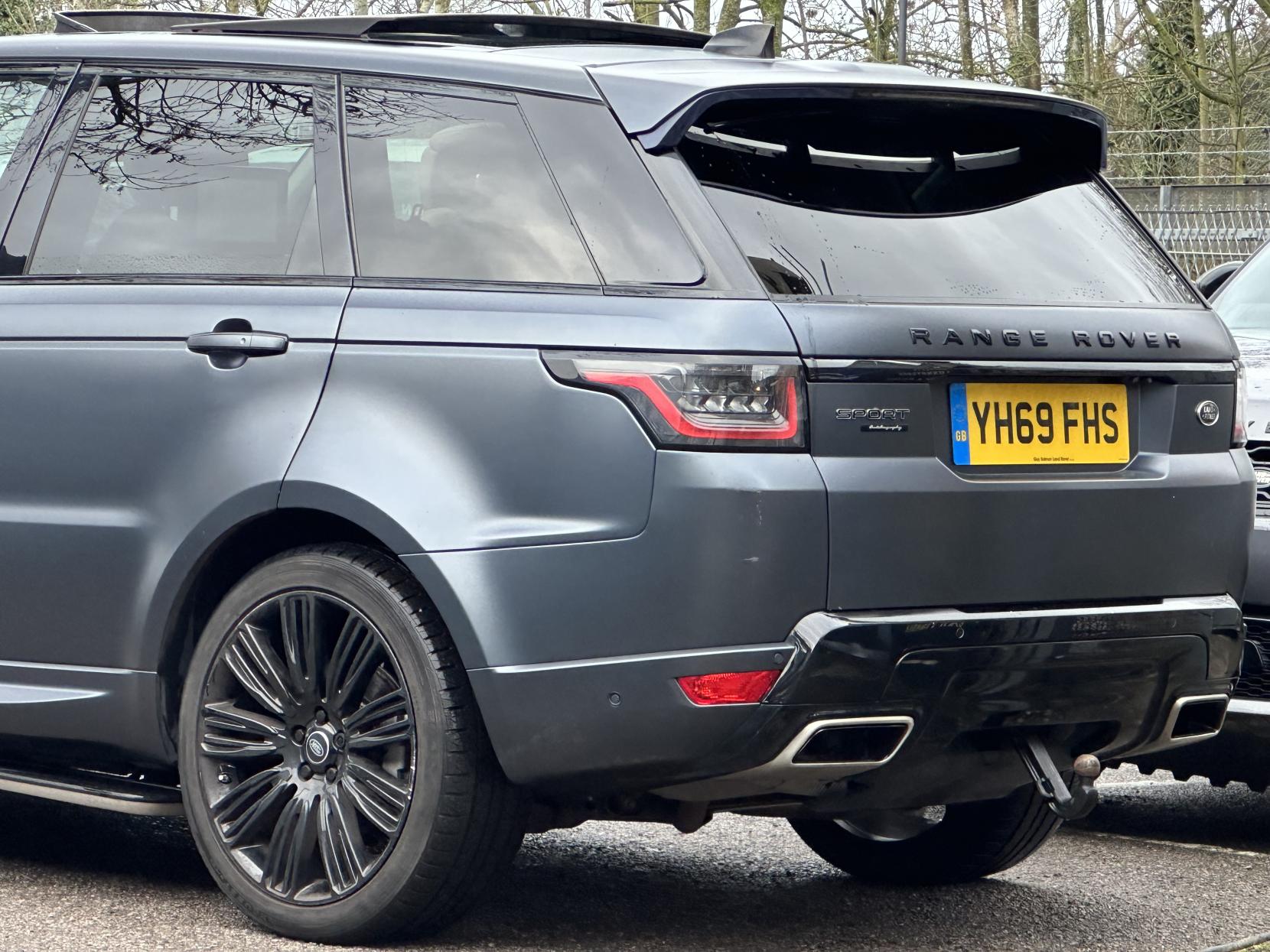 Land Rover Range Rover Sport 3.0 SD V6 Autobiography Dynamic SUV 5dr Diesel Auto 4WD Euro 6 (s/s) (306 ps)