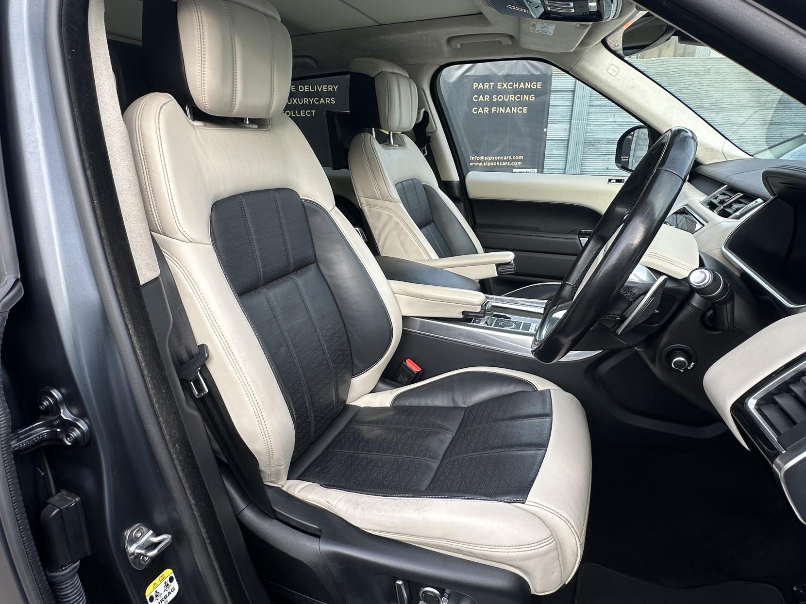 Land Rover Range Rover Sport 3.0 SD V6 Autobiography Dynamic SUV 5dr Diesel Auto 4WD Euro 6 (s/s) (306 ps)