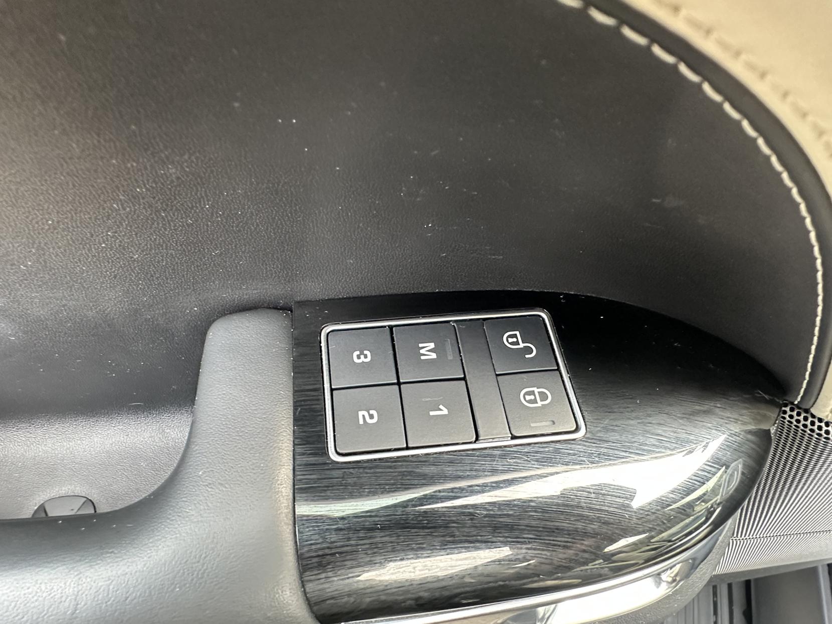 Land Rover Range Rover Sport 3.0 SD V6 Autobiography Dynamic SUV 5dr Diesel Auto 4WD Euro 6 (s/s) (306 ps)