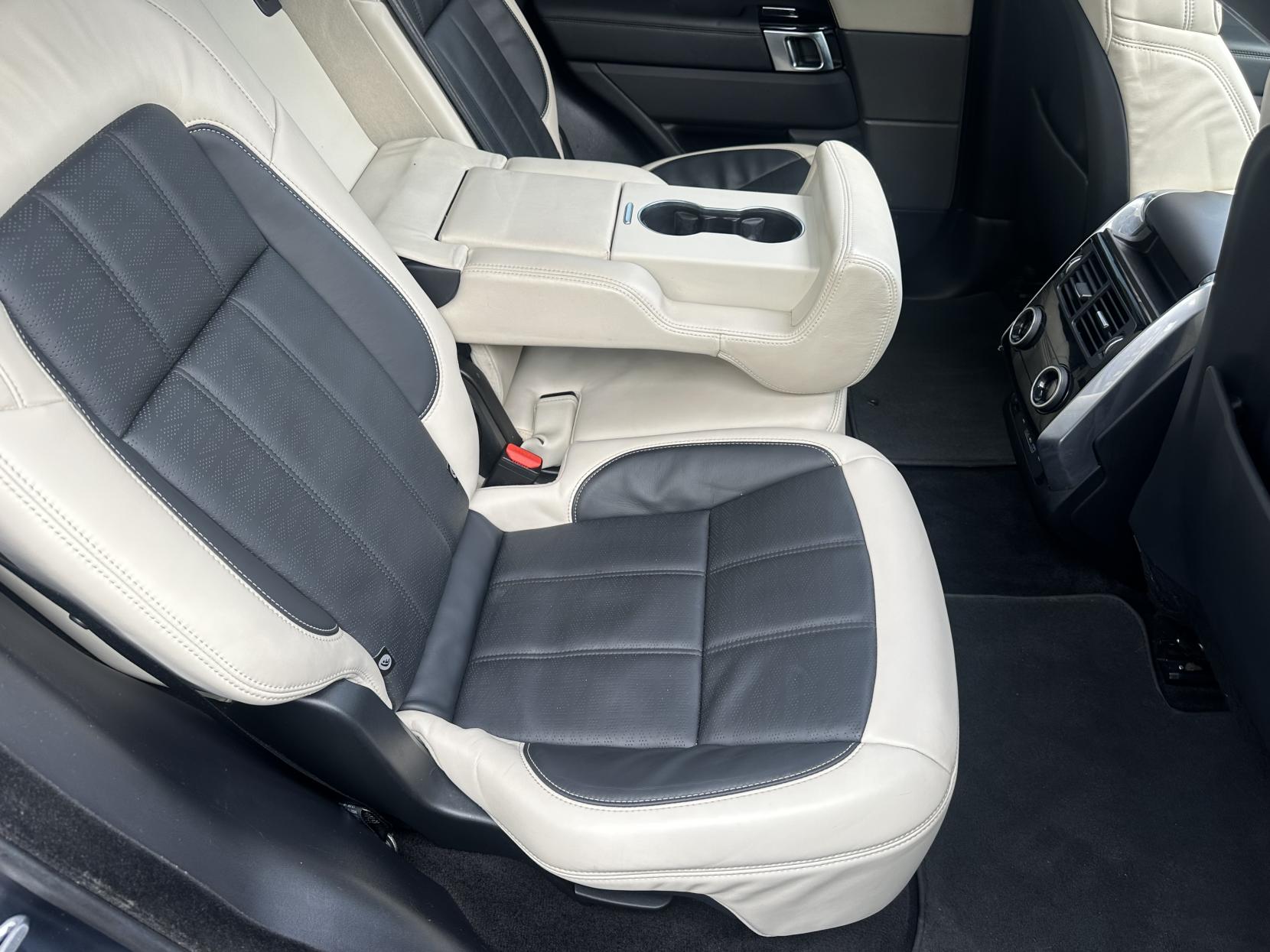 Land Rover Range Rover Sport 3.0 SD V6 Autobiography Dynamic SUV 5dr Diesel Auto 4WD Euro 6 (s/s) (306 ps)