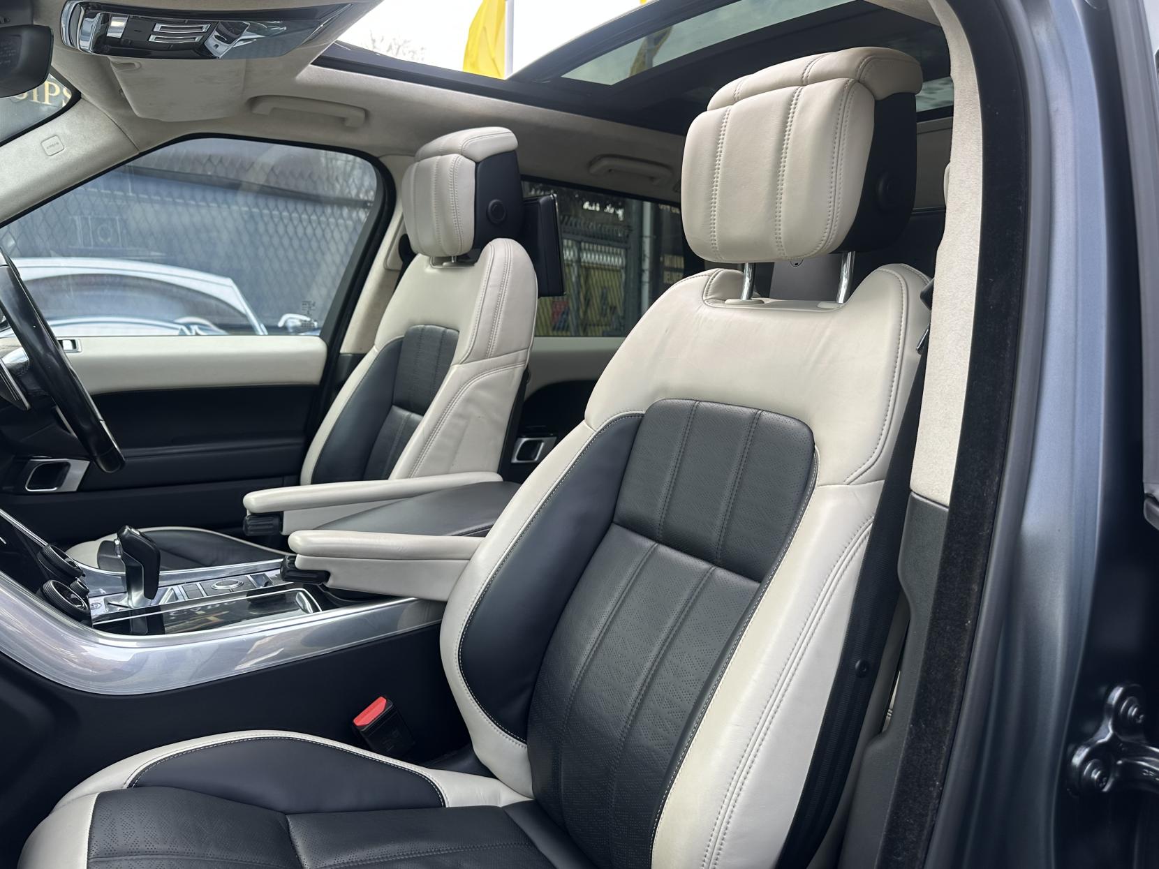 Land Rover Range Rover Sport 3.0 SD V6 Autobiography Dynamic SUV 5dr Diesel Auto 4WD Euro 6 (s/s) (306 ps)