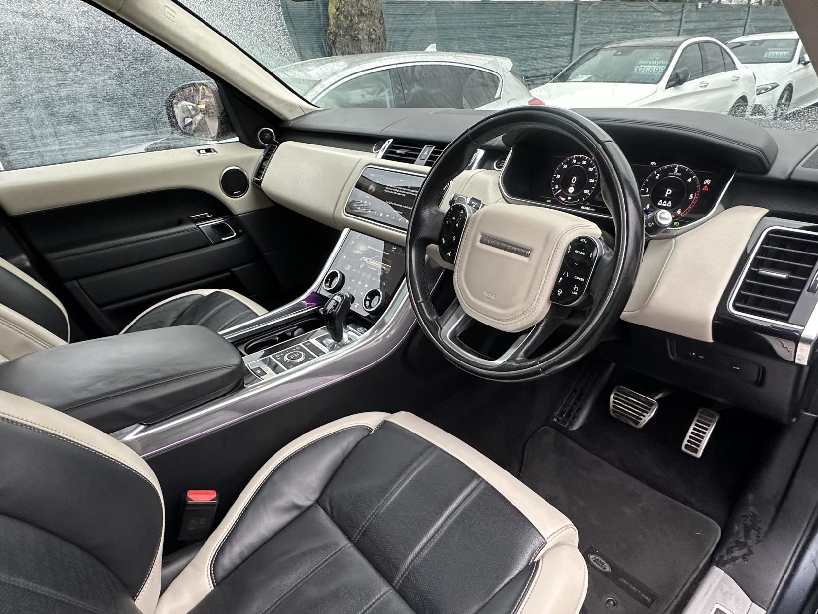 Land Rover Range Rover Sport 3.0 SD V6 Autobiography Dynamic SUV 5dr Diesel Auto 4WD Euro 6 (s/s) (306 ps)