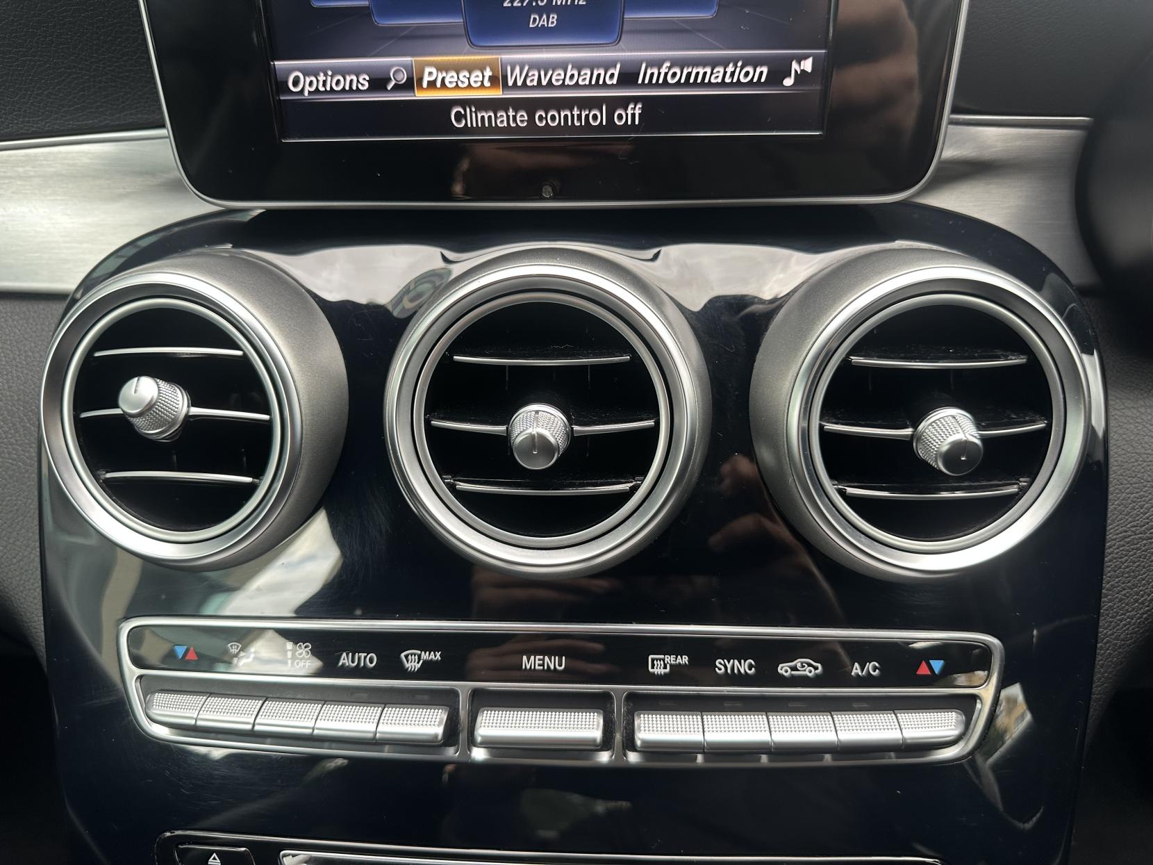 Mercedes-Benz C Class 2.1 C220d AMG Line Coupe 2dr Diesel G-Tronic+ Euro 6 (s/s) (170 ps)