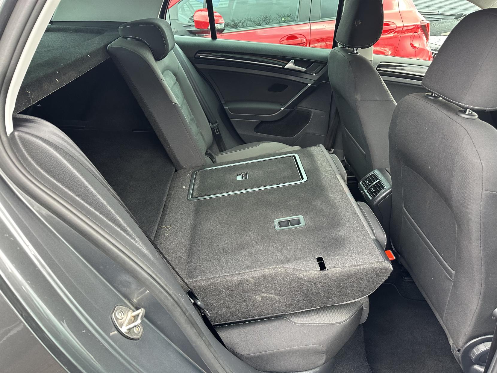 Volkswagen Golf 2.0 TDI BlueMotion Tech GT Hatchback 5dr Diesel DSG Euro 6 (s/s) (150 ps)