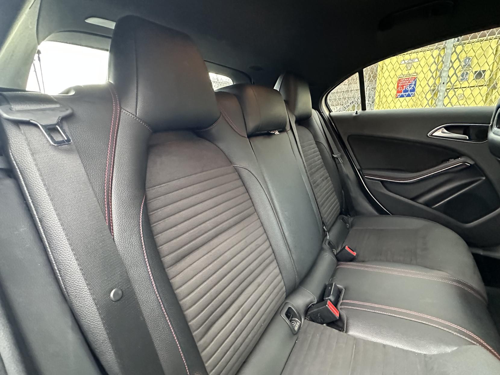 Mercedes-Benz A Class 2.1 A200d AMG Line Hatchback 5dr Diesel 7G-DCT Euro 6 (s/s) (136 ps)