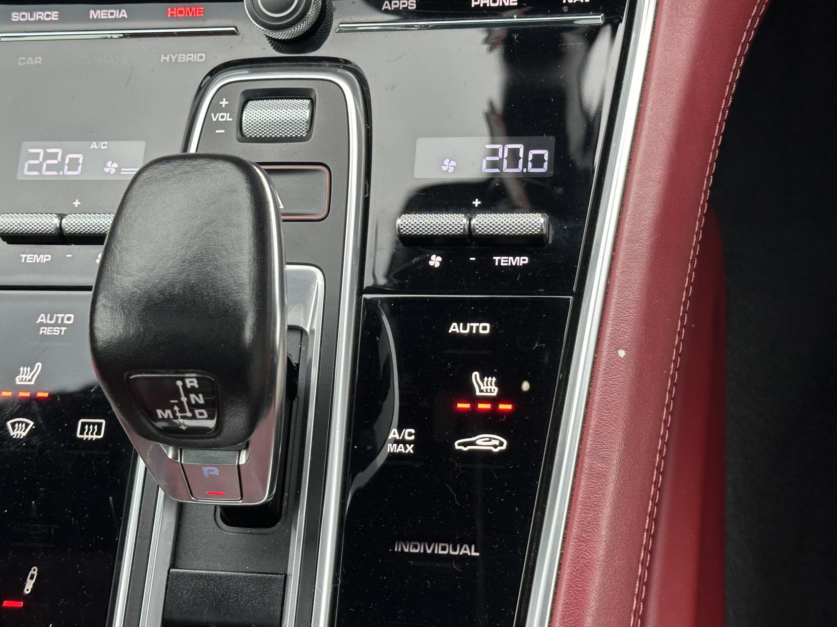 Porsche Panamera 2.9 V6 E-Hybrid 14kWh 4 Saloon 5dr Petrol Plug-in Hybrid PDK 4WD Euro 6 (s/s) (462 ps)