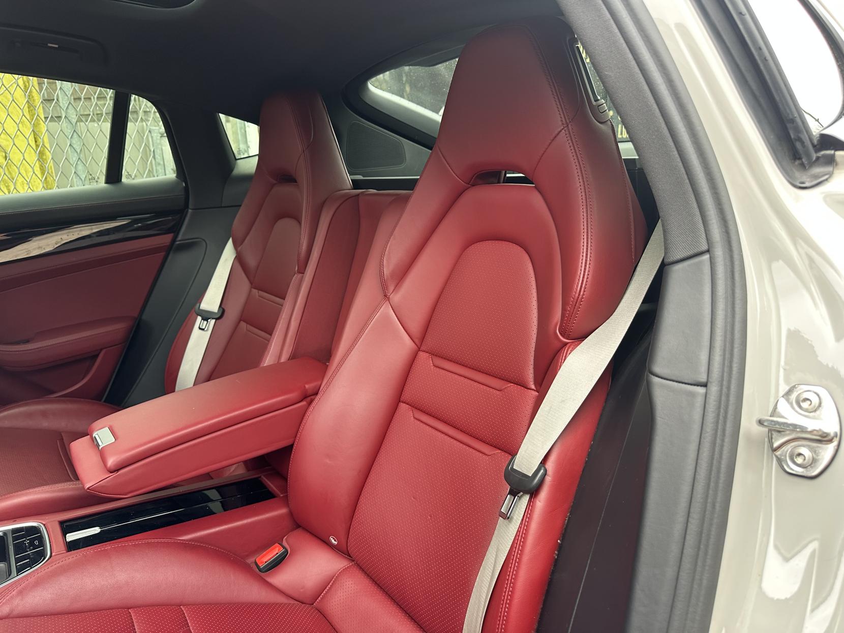 Porsche Panamera 2.9 V6 E-Hybrid 14kWh 4 Saloon 5dr Petrol Plug-in Hybrid PDK 4WD Euro 6 (s/s) (462 ps)